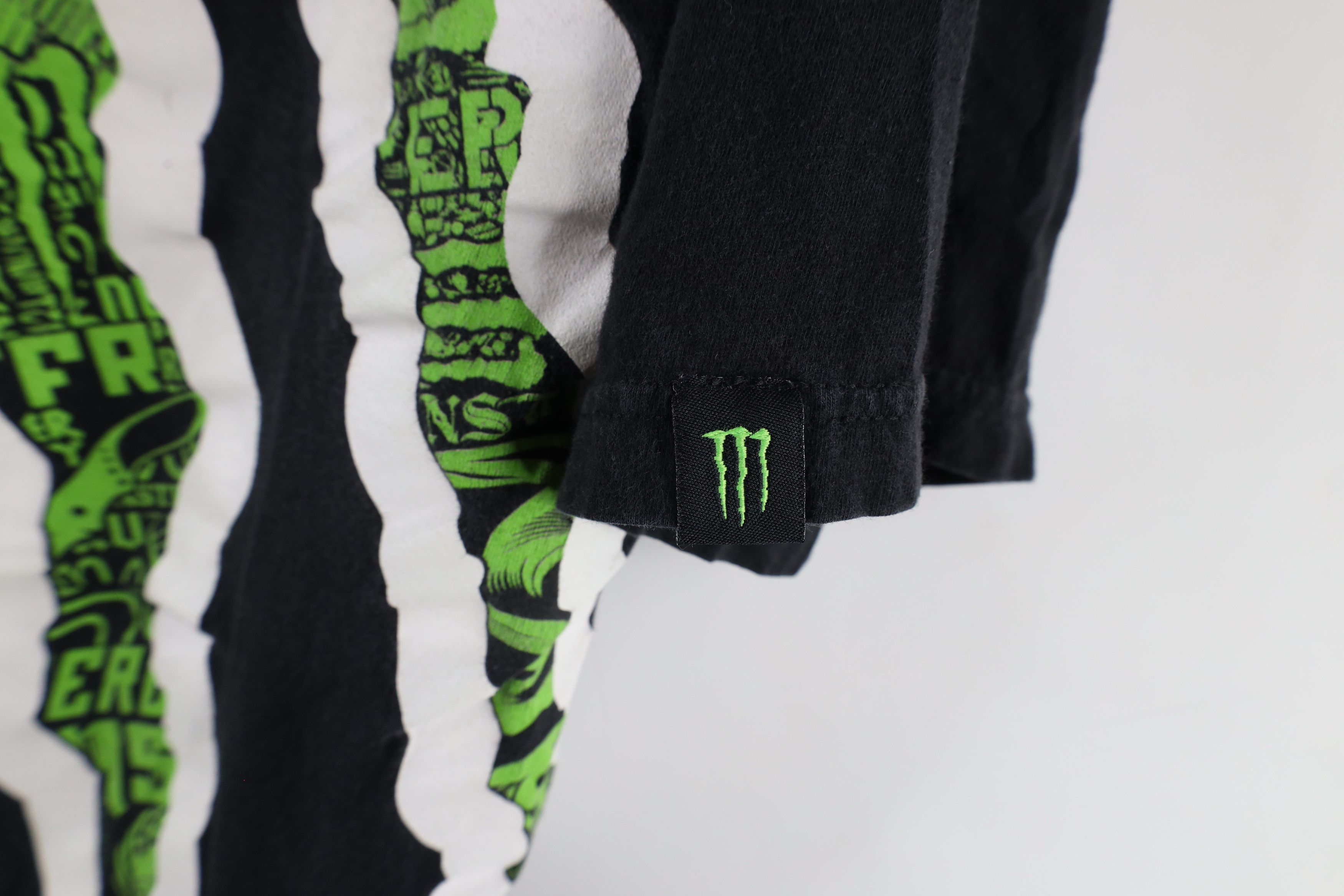 Vintage Vintage Monster Energy Drink Big Logo Short Sleeve T-Shirt Size US XL / EU 56 / 4 - 4 Thumbnail