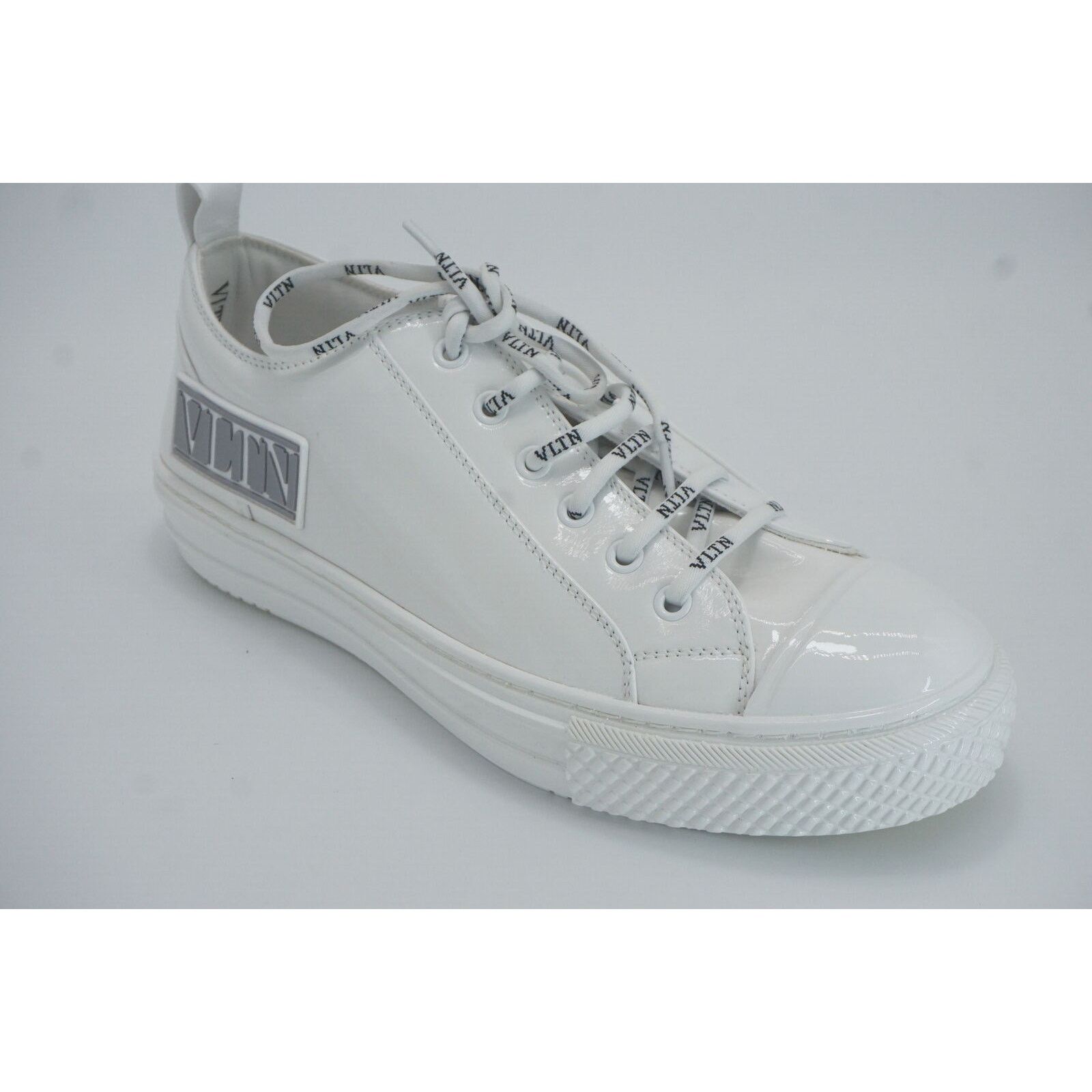 Valentino Valentino Giggies VLTN Logo White Patent Sneaker 39 low top Size US 9 / IT 39 - 7 Thumbnail
