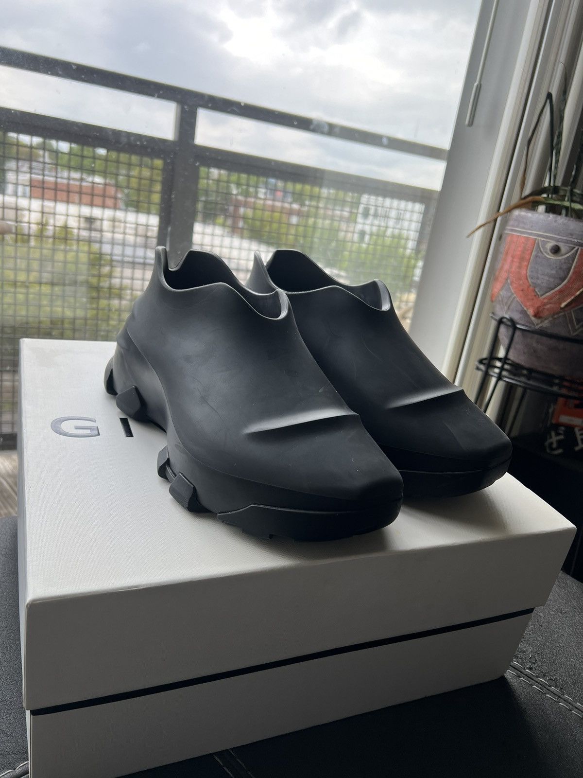 Givenchy Givenchy Marshmallows Size US 11 / EU 44 - 2 Thumbnail