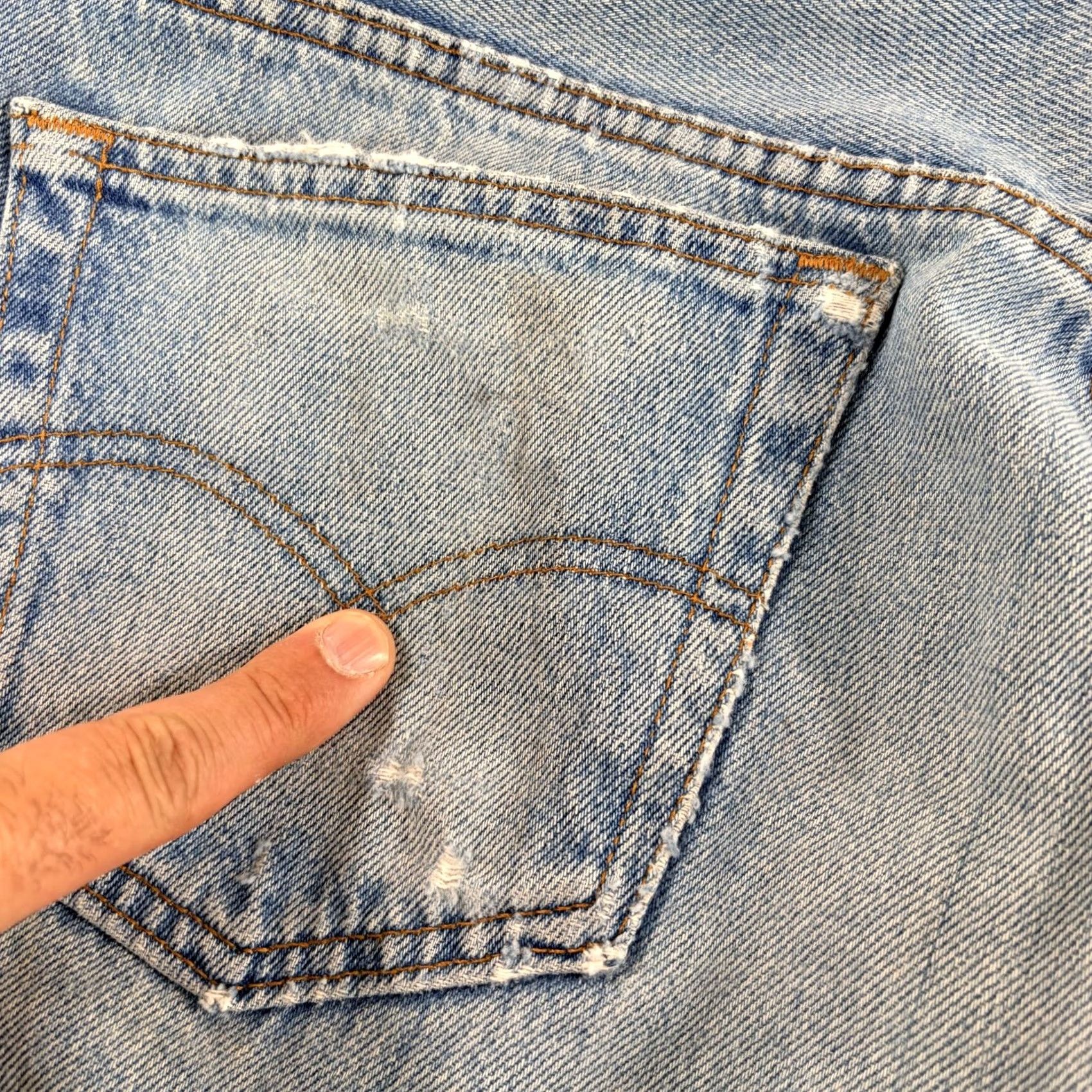 Levi's Vintage Levi'S 501 Men Blue Denim Button Fly 31x33 - USA Size US 31 - 6 Thumbnail