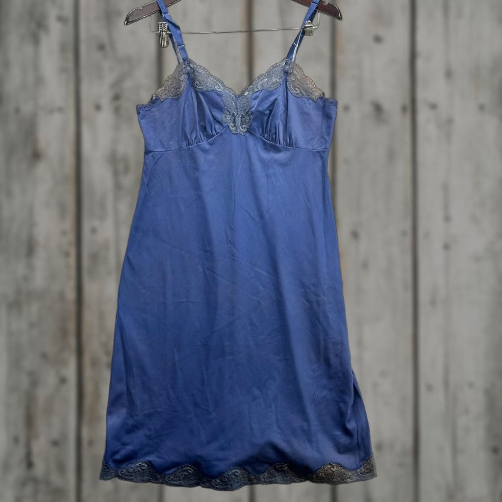 Vintage VINTAGE ShadowLine Slip Dress Womens 36 Blue Nylon Lace Nightgown Made USA Size M / US 6-8 / IT 42-44 - 1 Thumbnail