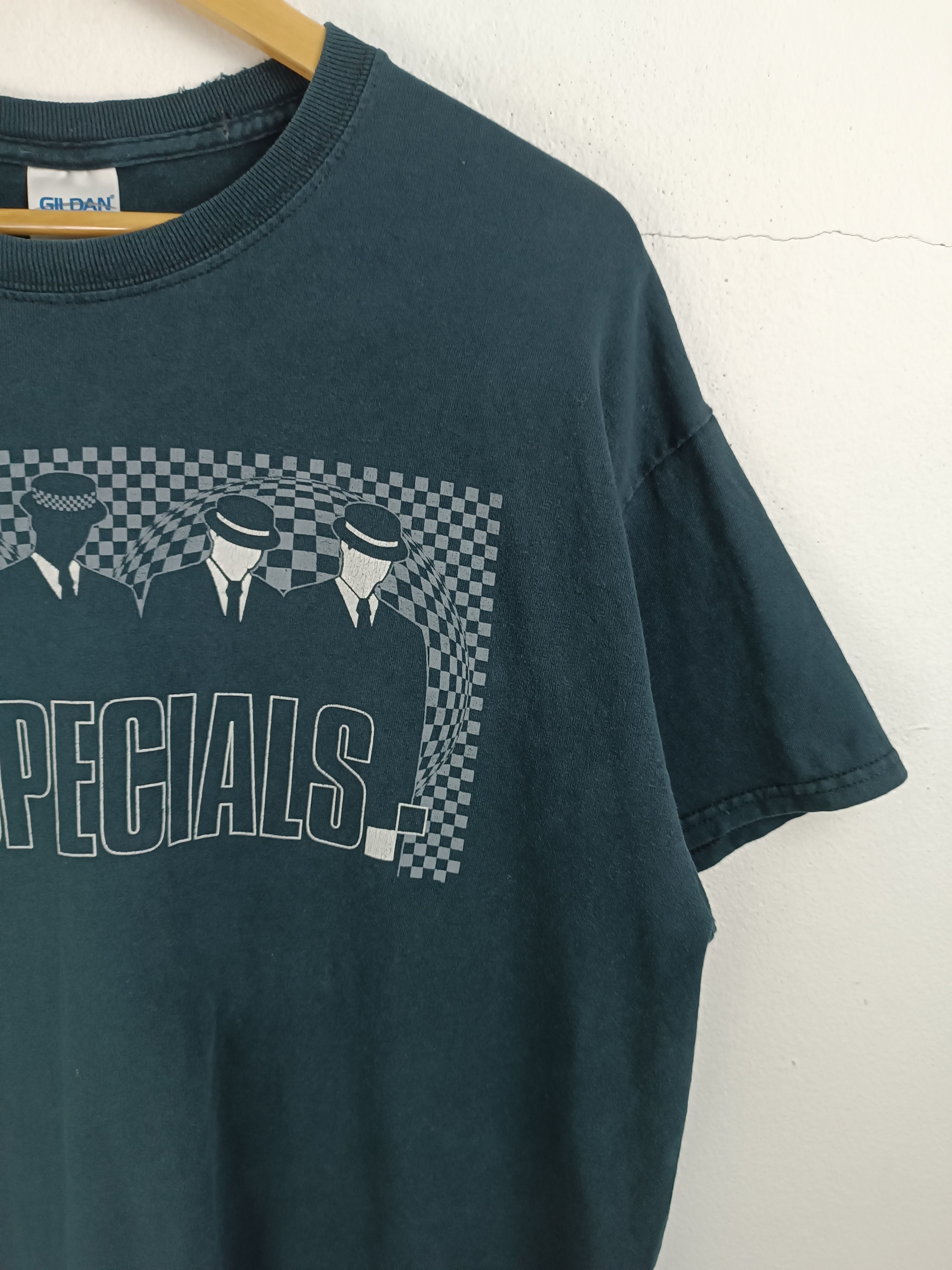 Vintage THRASH FADED VINTAGE '13 THE SPECIALS TOUR TEE SKA RANCID Size US M / EU 48-50 / 2 - 6 Thumbnail