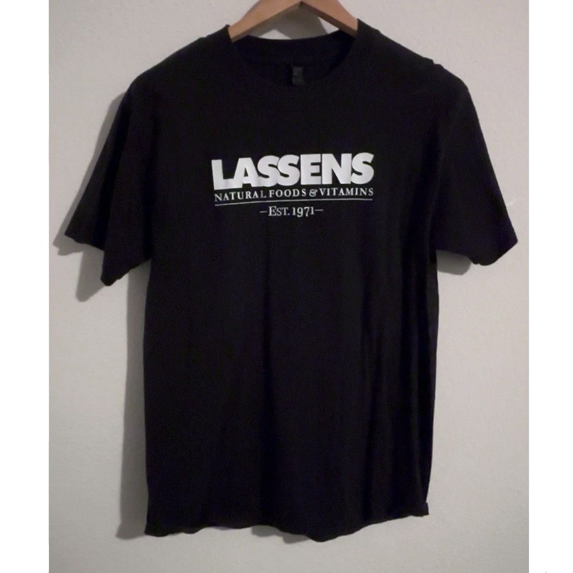 Designer × Vintage Uni-sex Lassens Black Tee Shirt Fits Size Mens Medium Size US M / EU 48-50 / 2 - 1 Thumbnail