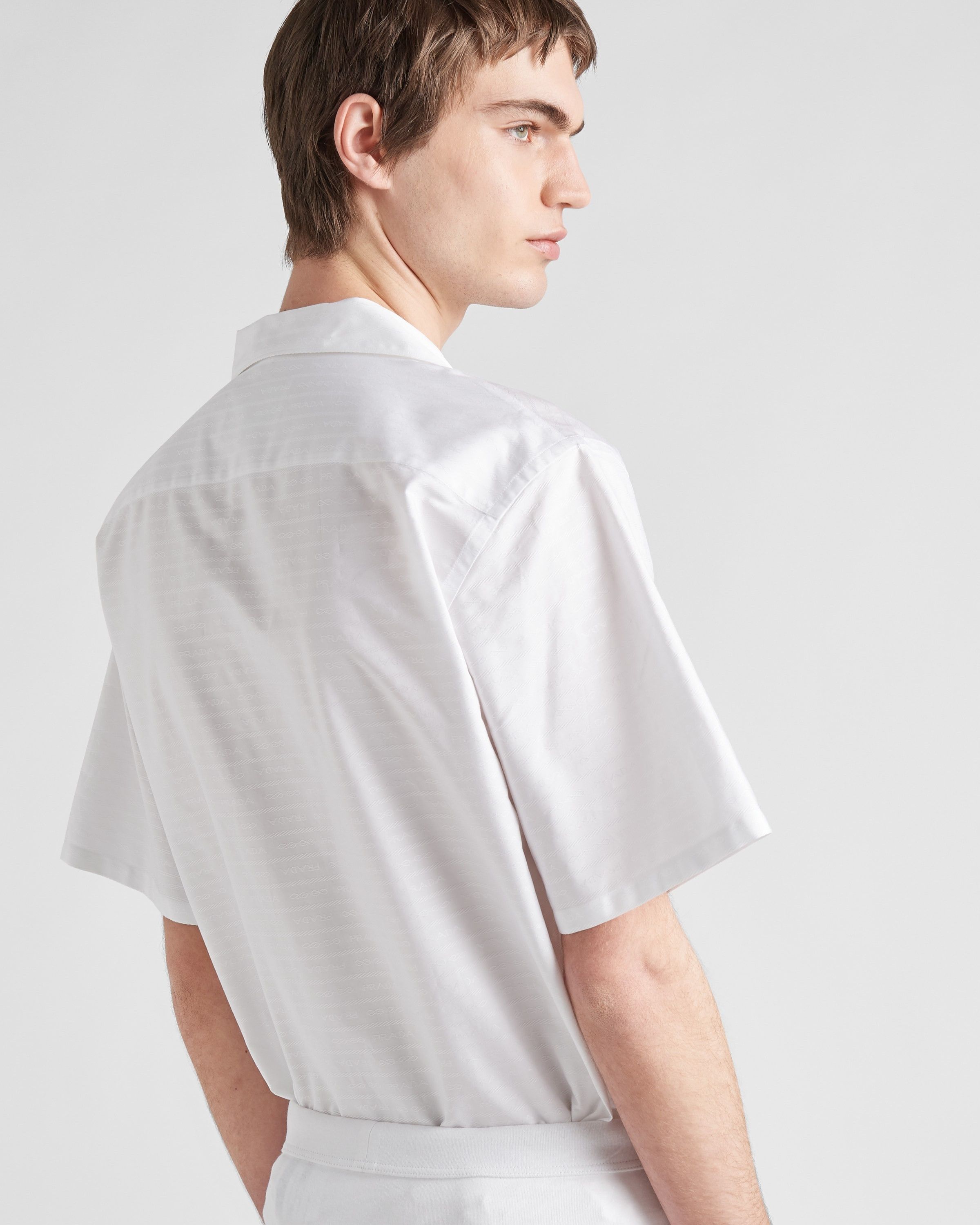 Prada o1w1db10426 Short-Sleeved Cotton Shirt in White Size US L / EU 52-54 / 3 - 5 Thumbnail