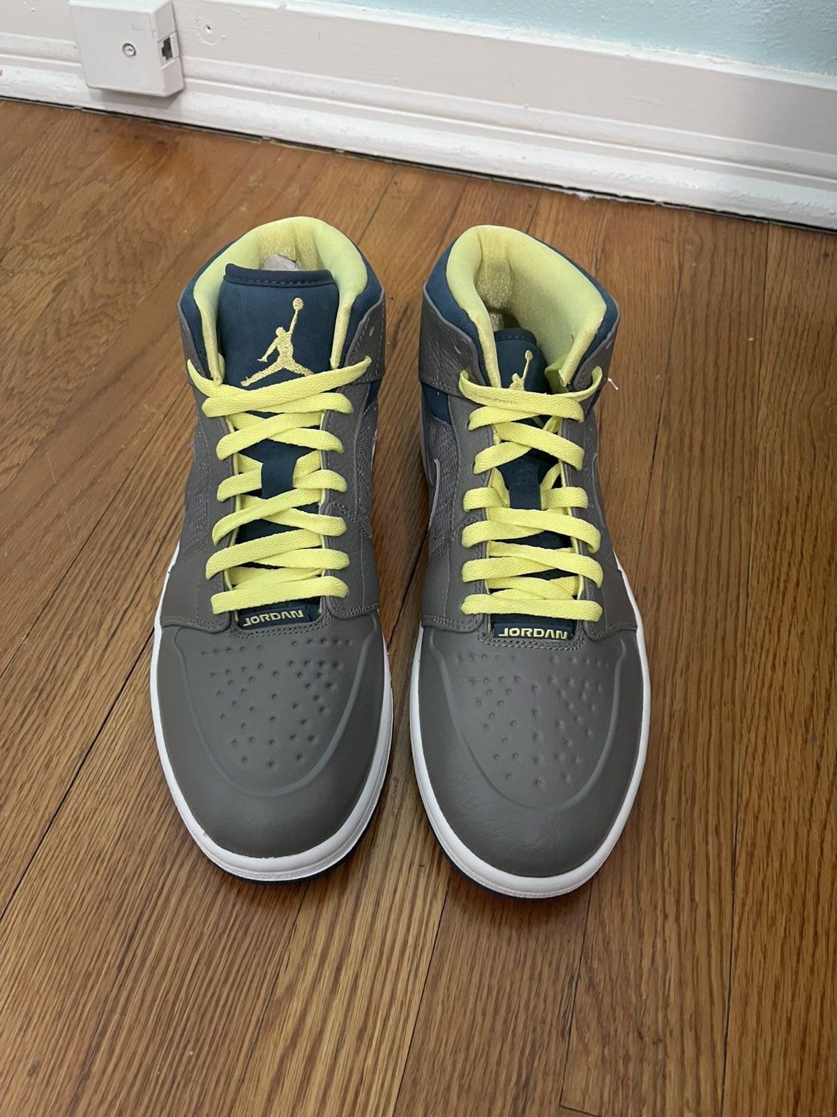 Jordan Brand Air Jordan 1 Retro 97 TXT sz 10.5 Size US 10.5 / EU 43-44 - 6 Thumbnail