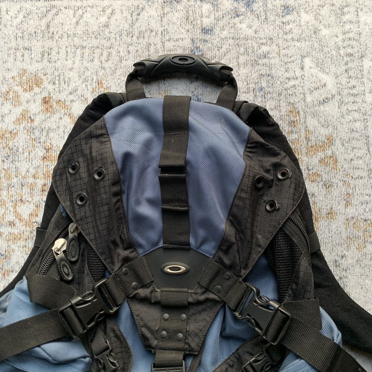 Oakley Vintage Rare Oakley Icon Backpack 2.0 Blue Black - Y2K Bag Size ONE SIZE - 3 Thumbnail