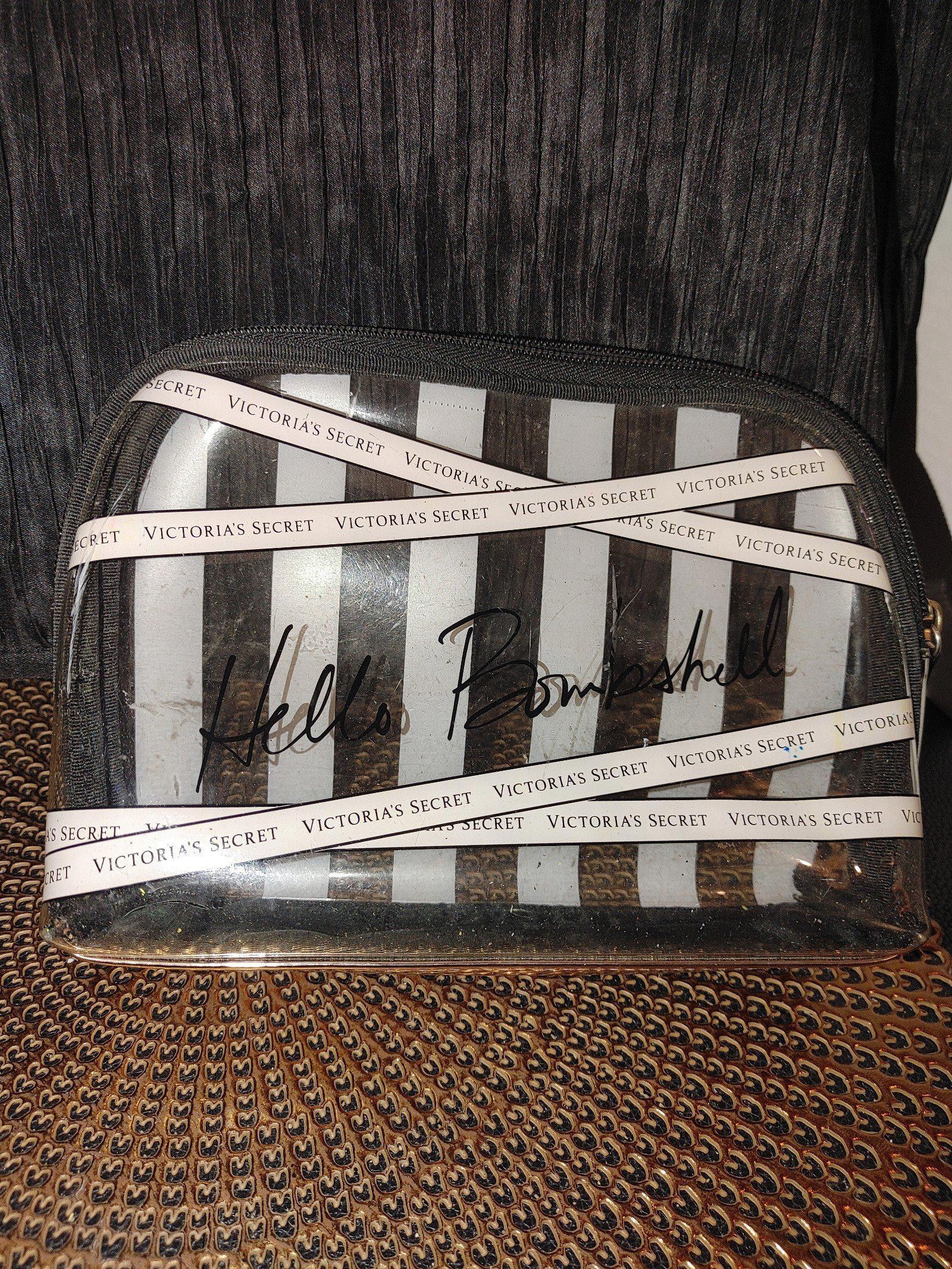 Designer Victoria's Secret Tote & Pouch Set Size ONE SIZE - 2 Thumbnail