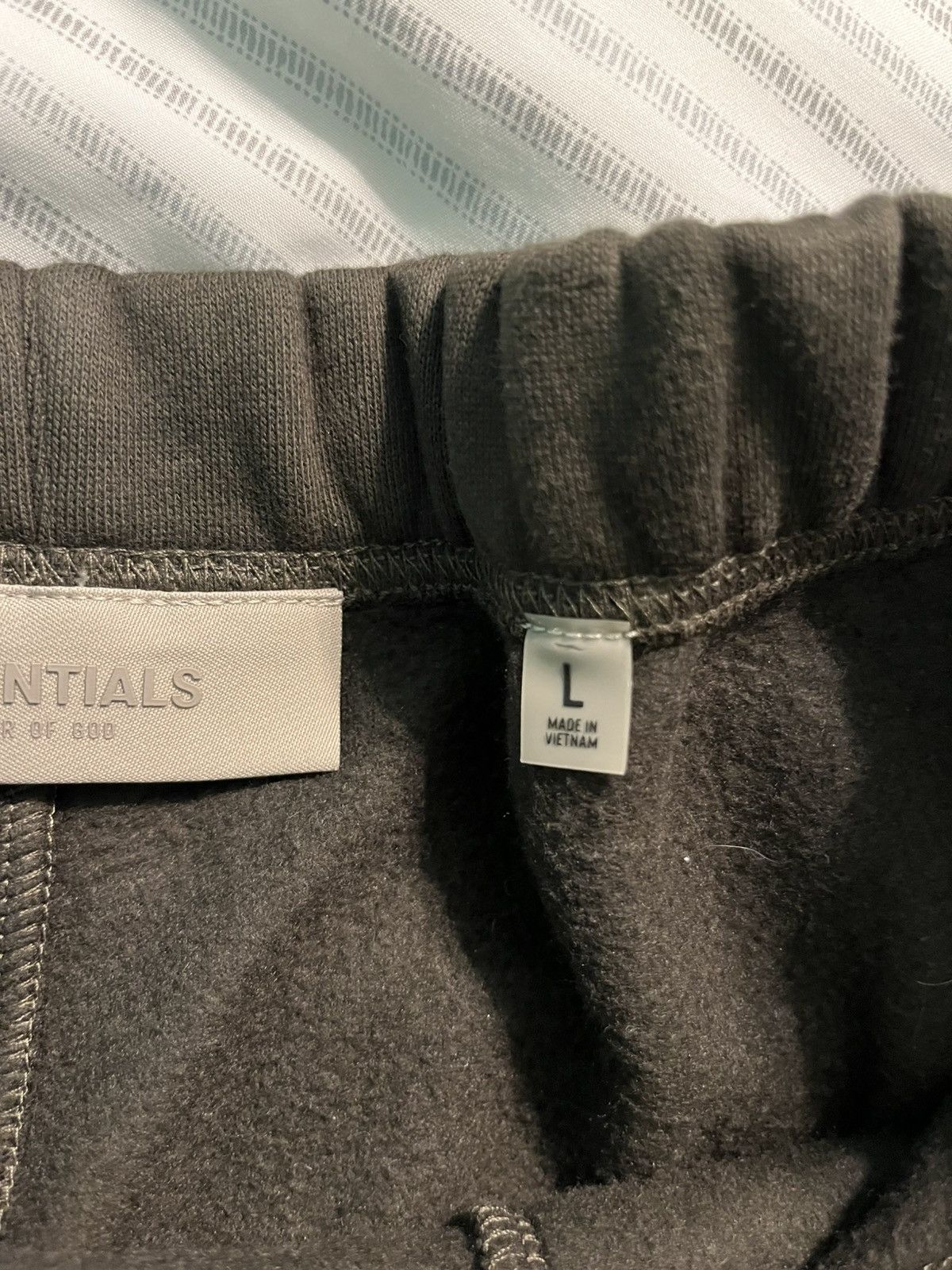 Fear of God Essentials Shorts SS22 Dark Oatmeal Gray - 100  Essentials Men’s Grey Sweatshorts SS22