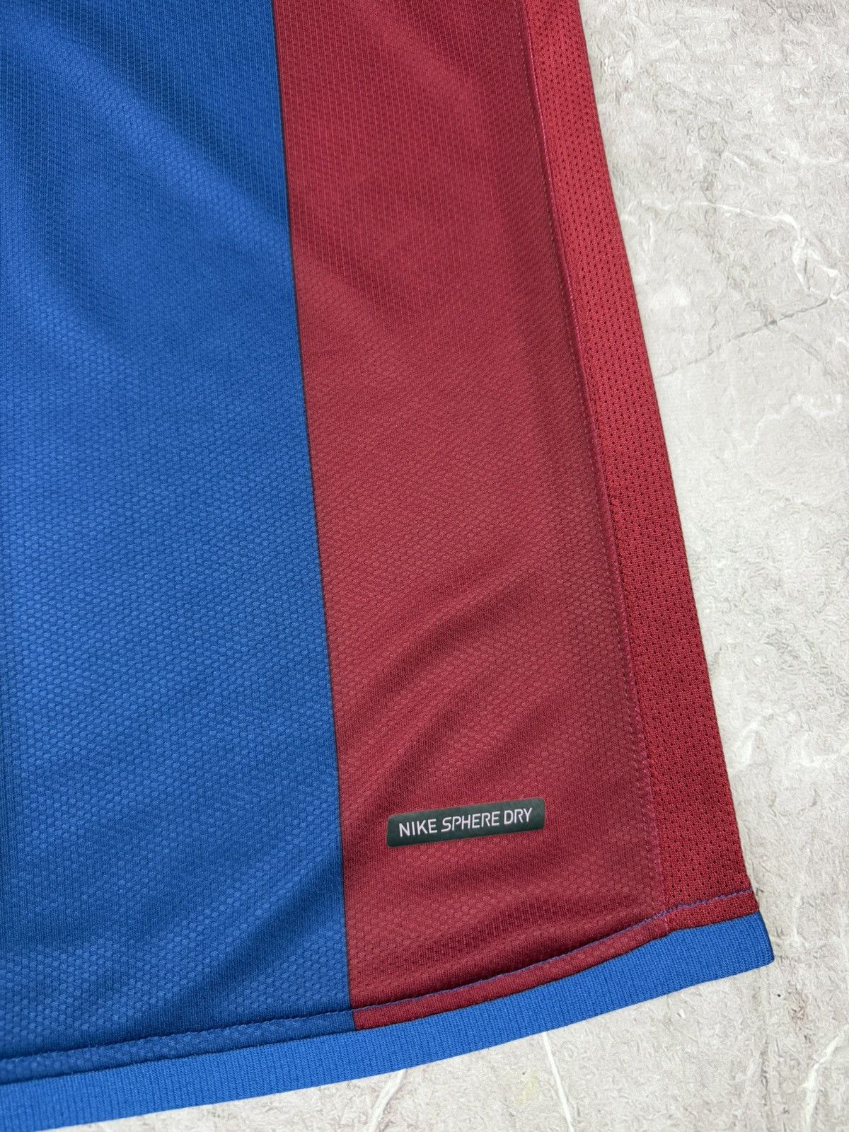 Nike Nike FC Barcelona 2008/09 — Gudjohnsen #7 Jersey Size M Size US M / EU 48-50 / 2 - 7 Thumbnail