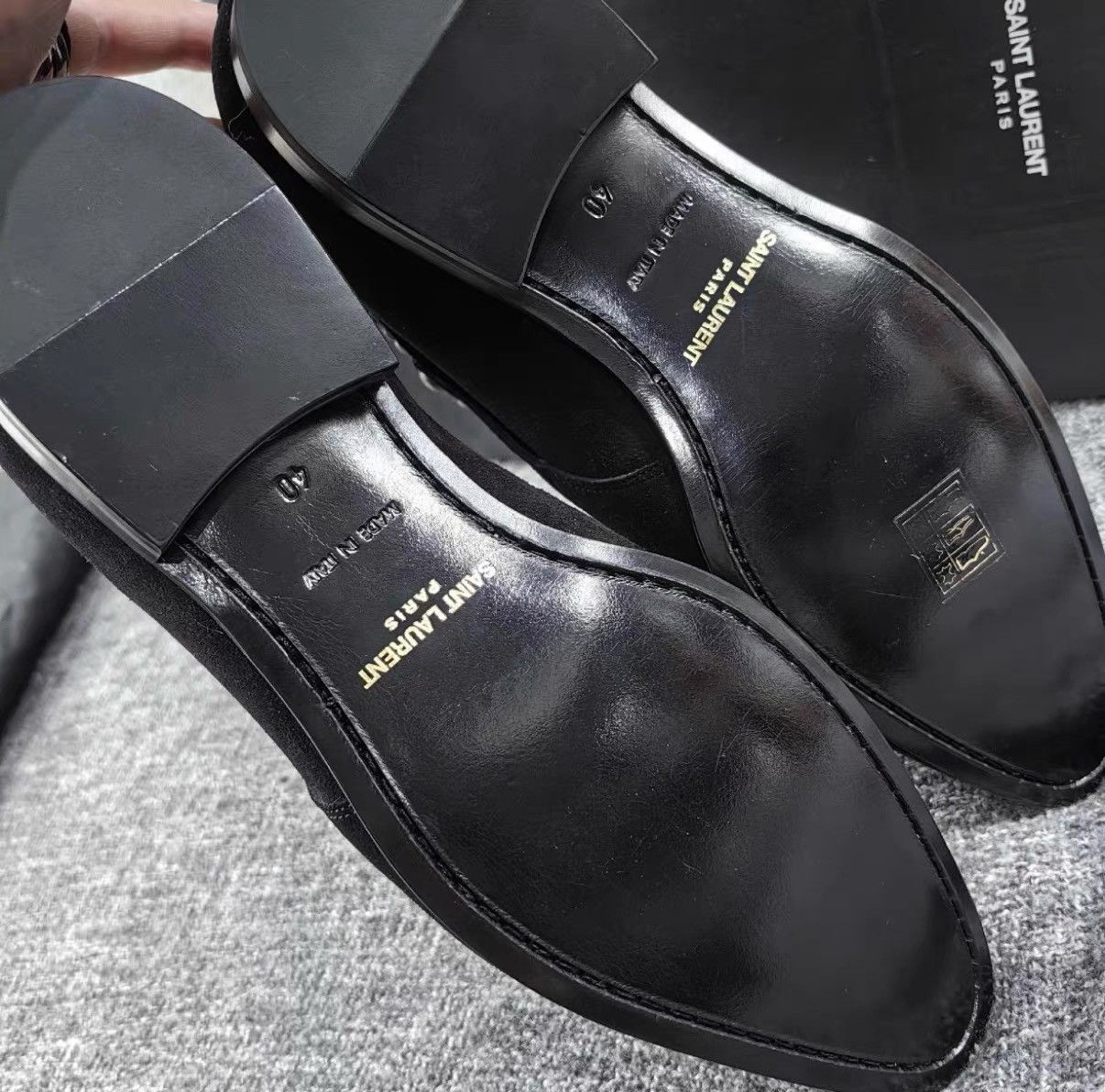 Saint Laurent Paris Saint Laurent Black Suede Rivet Chelsea Ankle Boots K33 Size US 7 / EU 40 - 4 Thumbnail