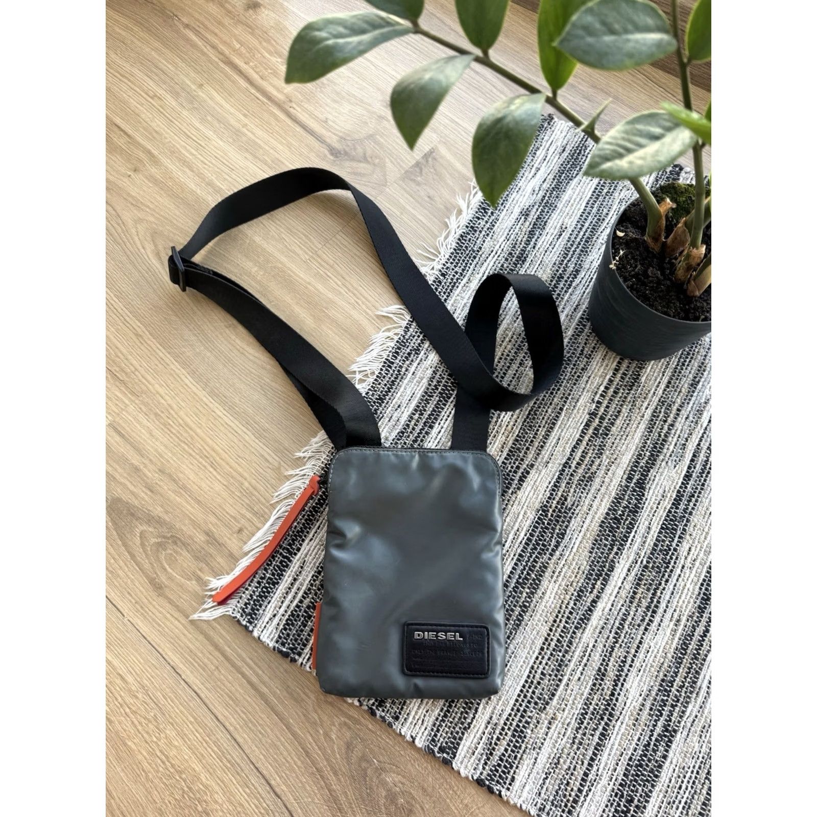 Diesel VINTAGE Diesel Crossbody Shoulder Bag Mini Leather Darck Green 90s Y2K Army Streetwear Mens Bags Size ONE SIZE - 2 Thumbnail