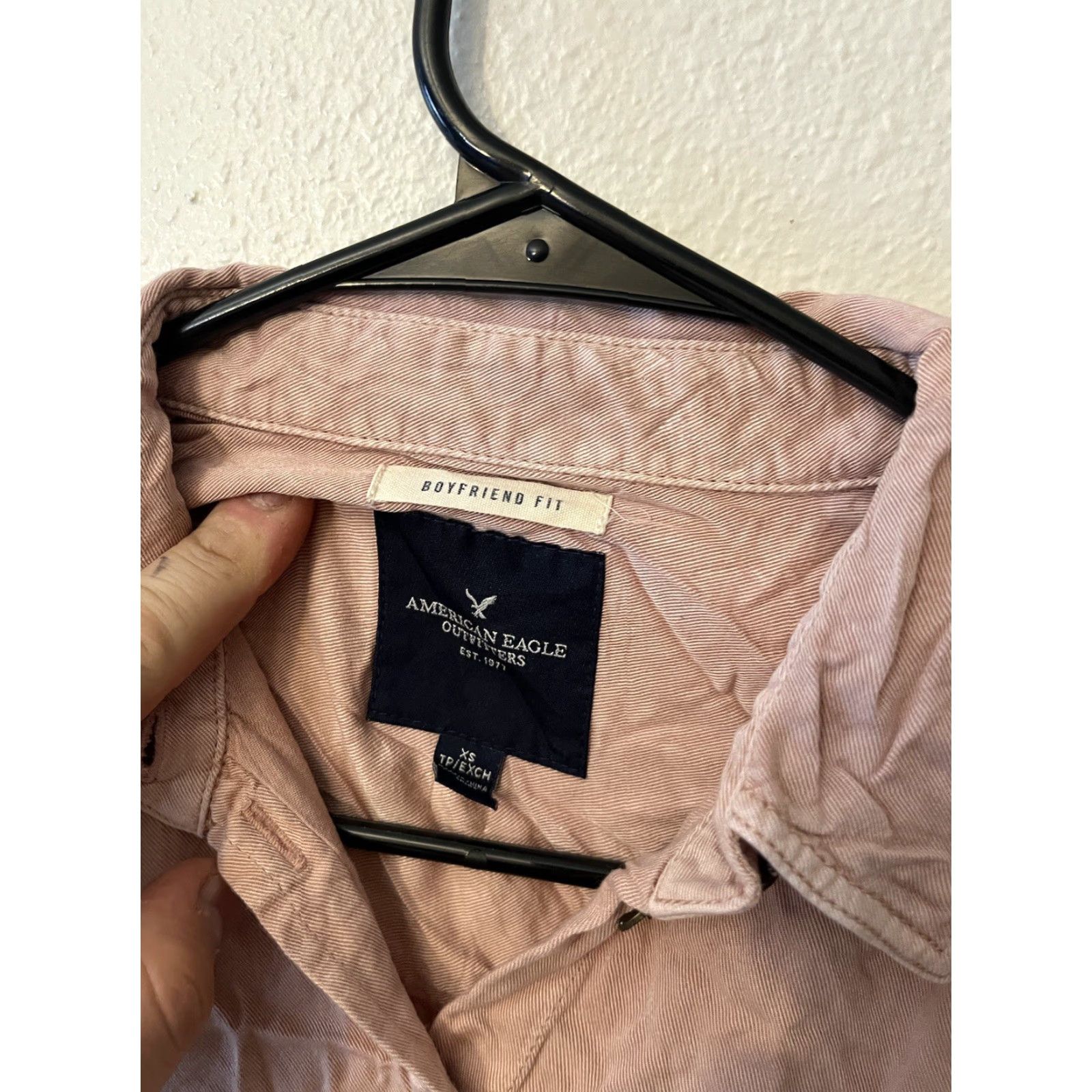 Vintage VINTAGE Womens American Eagle Pink Boyfriend Fit Shirt Button Up Long Sleeve Viscose XS Size XS / US 0-2 / IT 36-38 - 3 Thumbnail