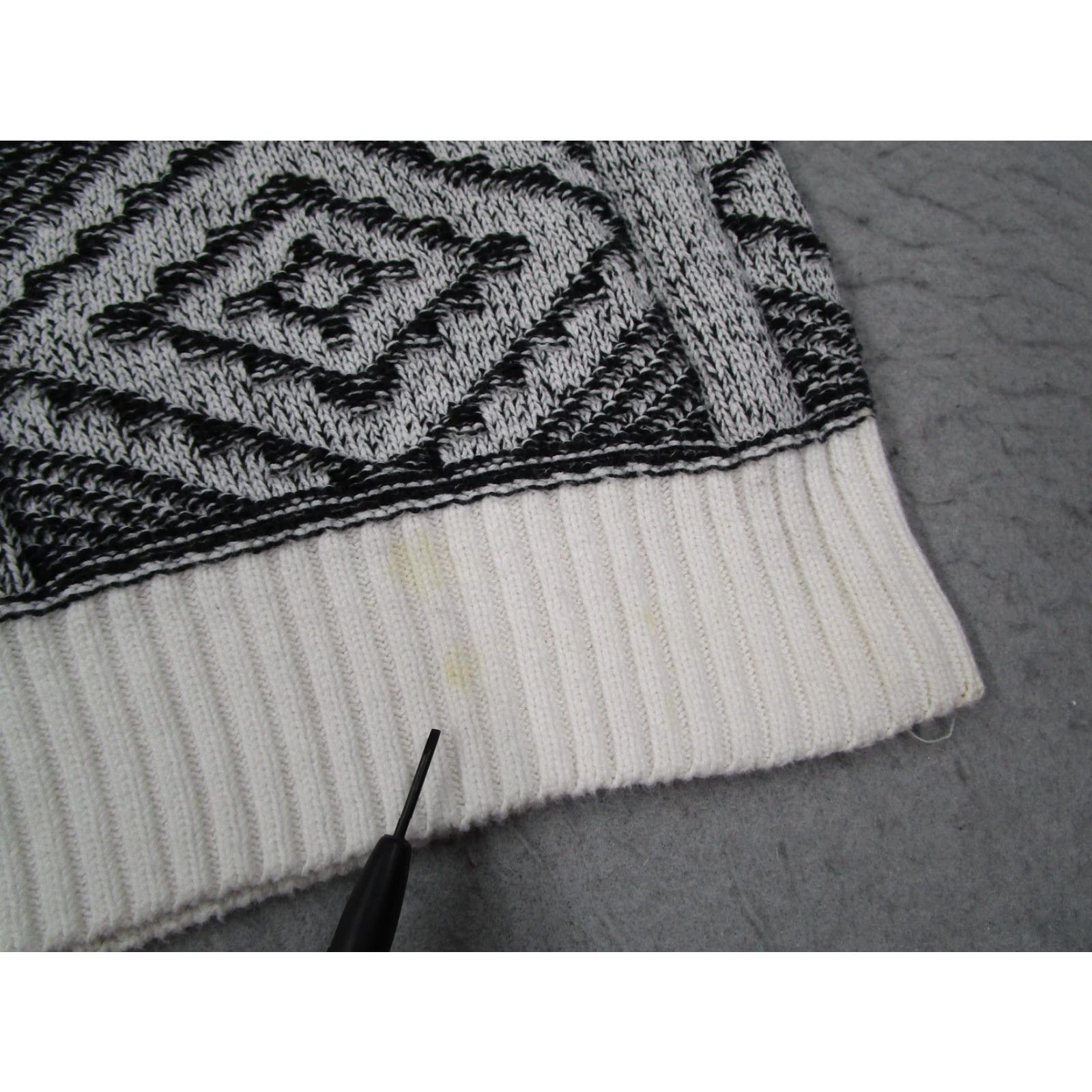 Vintage VINTAGE Towne by London Fog Sweater Mens XL White Geometric Knit Crew 80s 90s Size US XL / EU 56 / 4 - 6 Thumbnail