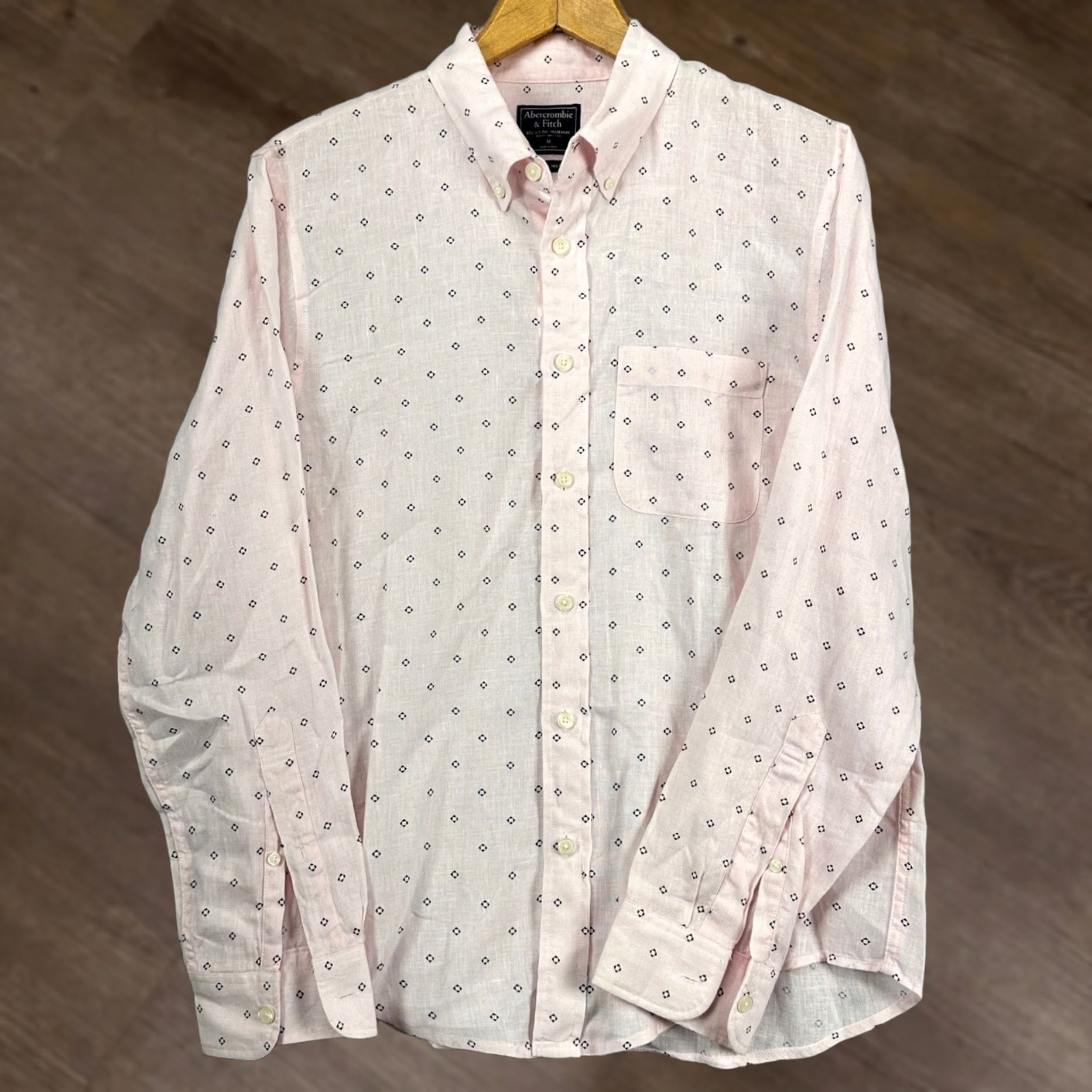 Abercrombie & Fitch Abercrombie & Fitch Shirt Mens Button-Down Geometric 100% Linen Light Pink Medium Long Sleeve Button-Up Collared Vintage? No (remove) Size US M / EU 48-50 / 2 - 1 Thumbnail