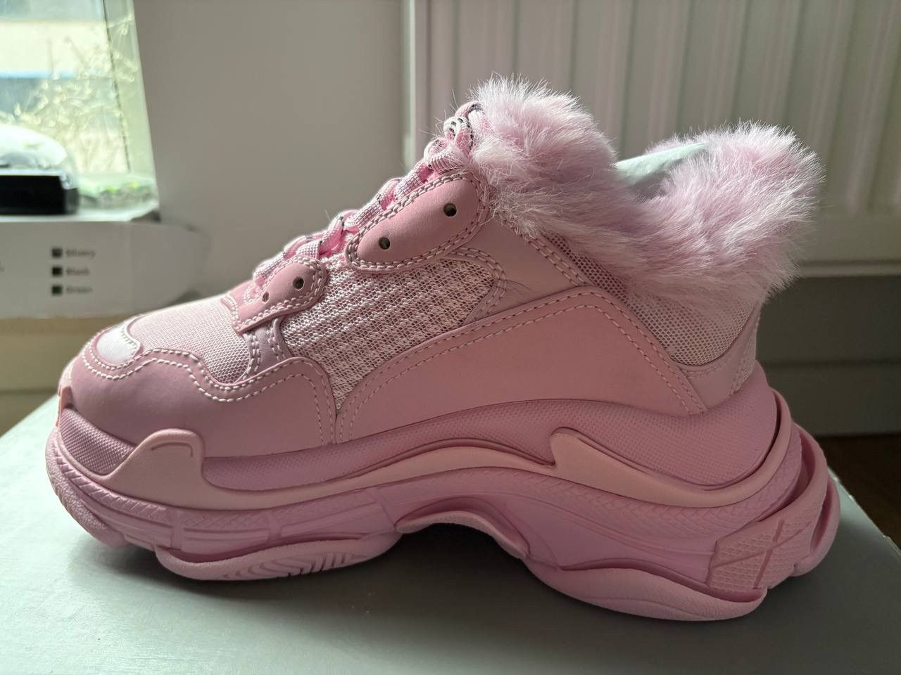 Balenciaga Balenciaga Triple S Fake Fur Pink Size US 6 / IT 36 - 4 Thumbnail