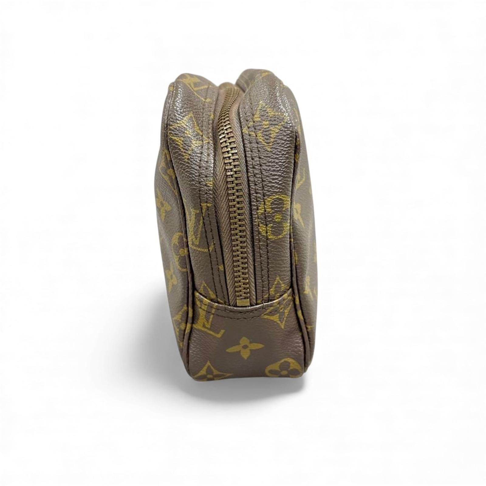 Louis Vuitton Louis Vuitton - Monogram Canvas Pouch Size ONE SIZE - 6 Thumbnail
