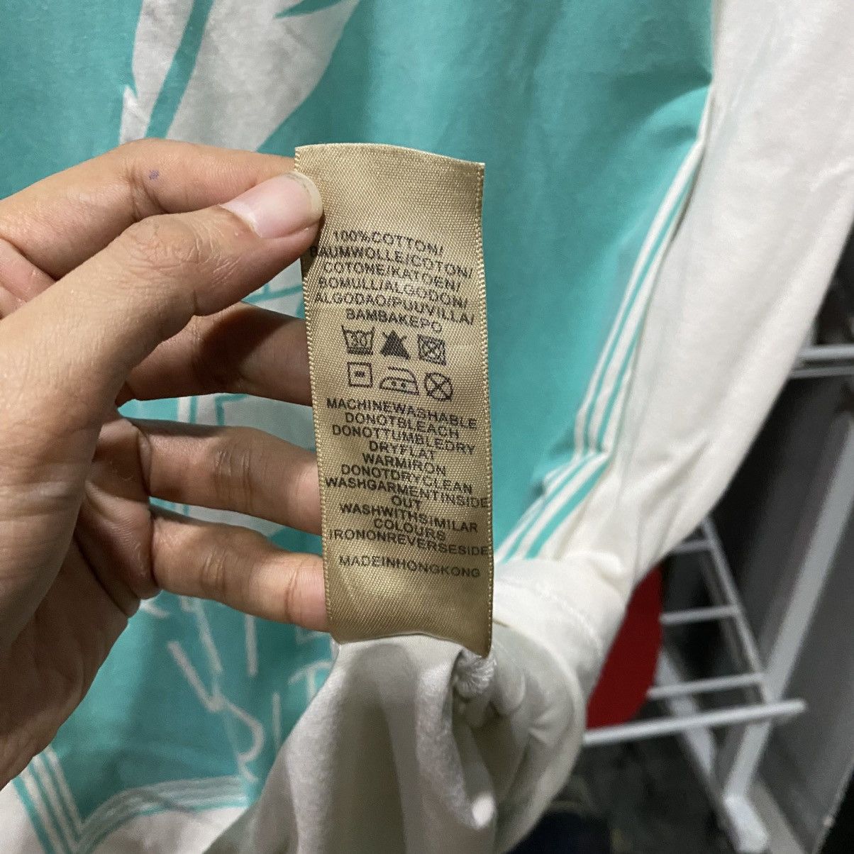 Burberry Prorsum Spring 2015 Teal White Great British Writers Cotton Tshirt Size US XL / EU 56 / 4 - 10 Thumbnail