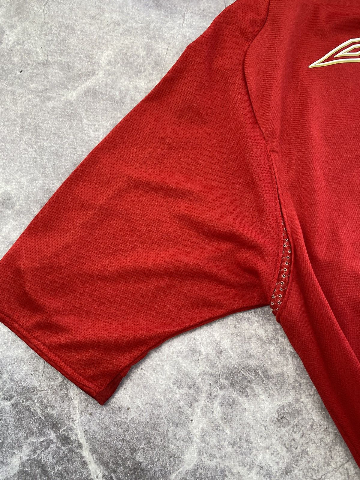 Umbro Umbro England 2006-2008 Soccer Jersey Size: M Size US M / EU 48-50 / 2 - 5 Thumbnail