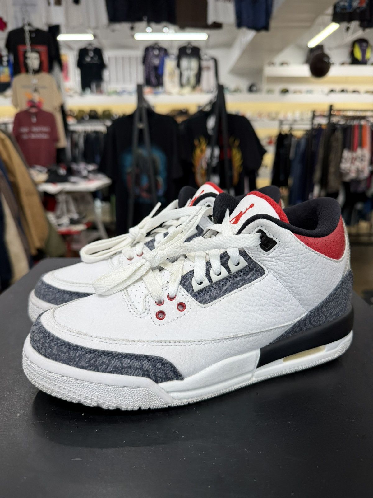 Jordan Brand Air Jordan 3 Fire Red Denim Size 5.5Y (2020) Size US 5.5 / EU 38 - 1 Thumbnail