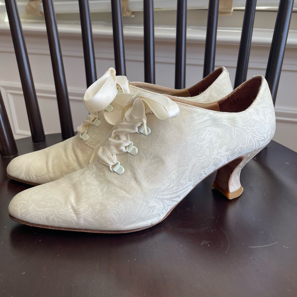 image of Vintage 80's Kenneth Cole New York Ivory Jacquard Madonna Hee Shoes in White, Women's (Size 10)