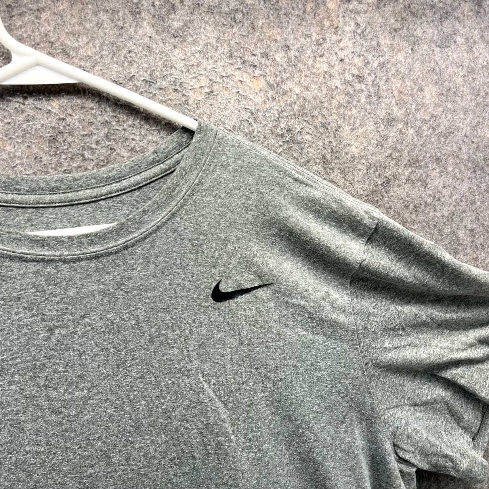 Nike Nike Shirt Men 2XL Gray Dri-Fit Jersey Crewneck Swoosh Logo T-Shirt Sports Active Breathable All Seasons Size US XXL / EU 58 / 5 - 6 Thumbnail
