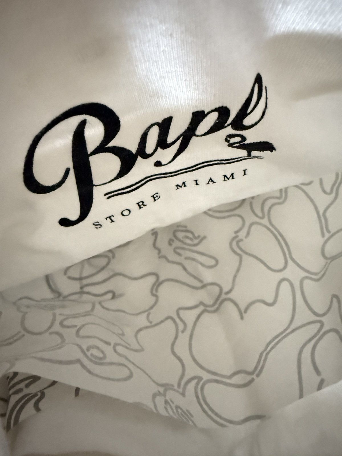 Bape Bape Miami store 3rd anniversary tee DS size L Size US L / EU 52-54 / 3 - 4 Thumbnail