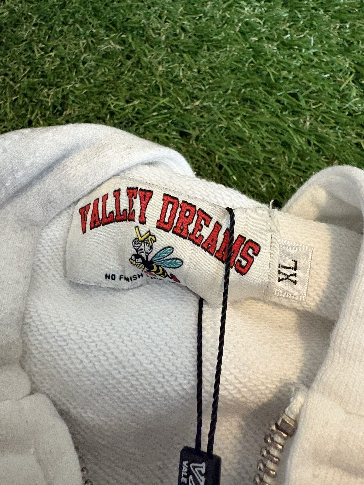 Vale VALE FOREVER “CLASSICO” HOODIE (WHITE) - SIZE XL Size US XL / EU 56 / 4 - 4 Thumbnail