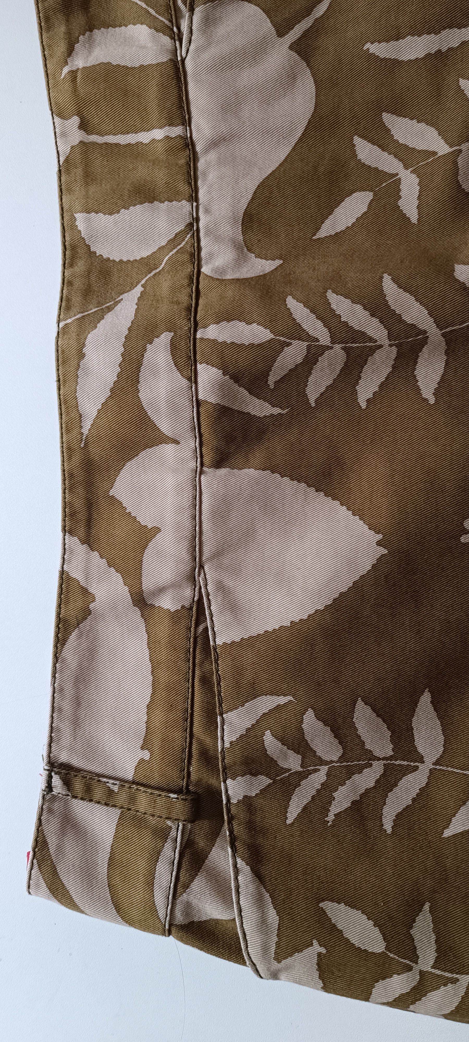 Prada SS2001 - Midi skirt with floral print, in gabardine fabric Size 32" / US 10 / IT 46 - 15 Thumbnail