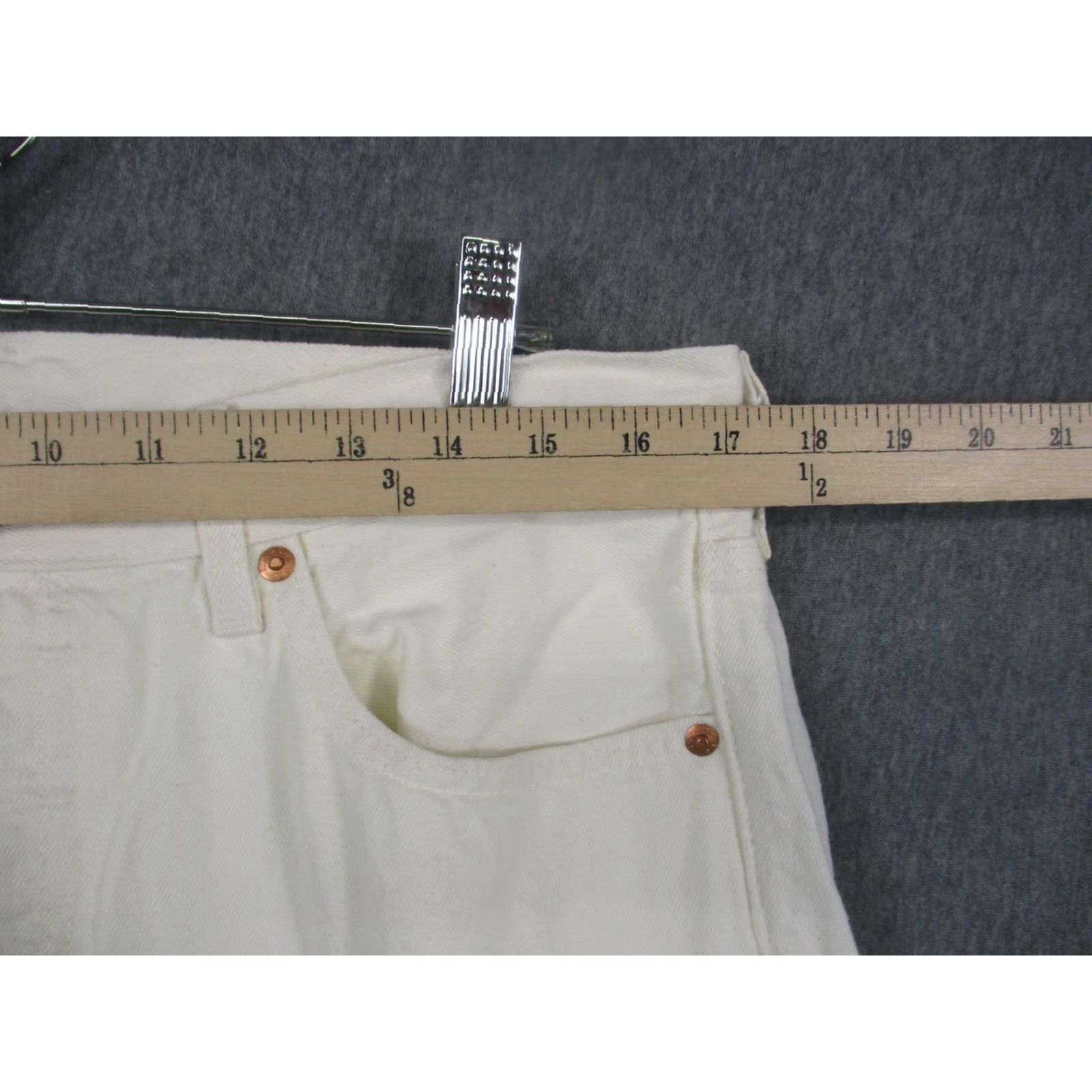 Levi's VINTAGE Levi's 501 Jeans BIG E Mens 34x30 White Selvedge BIG E - 501 Series, Regular, Straight, 5-Pocket, Button Fly, Cotton Denim, White Size US 34 / EU 50 - 6 Thumbnail