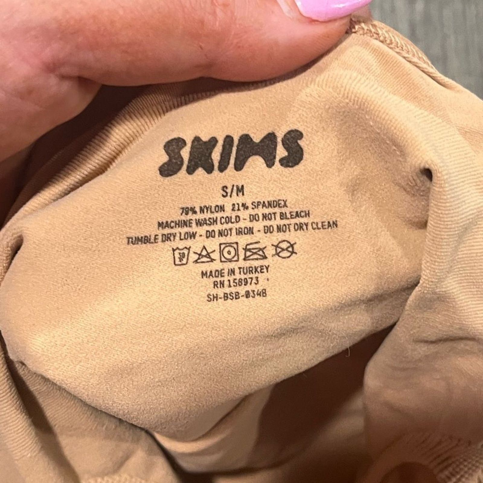 SKIMS NWOT Skims Sculpting Bodysuit - Size S/M Size S / US 4 / IT 40 - 3 Thumbnail