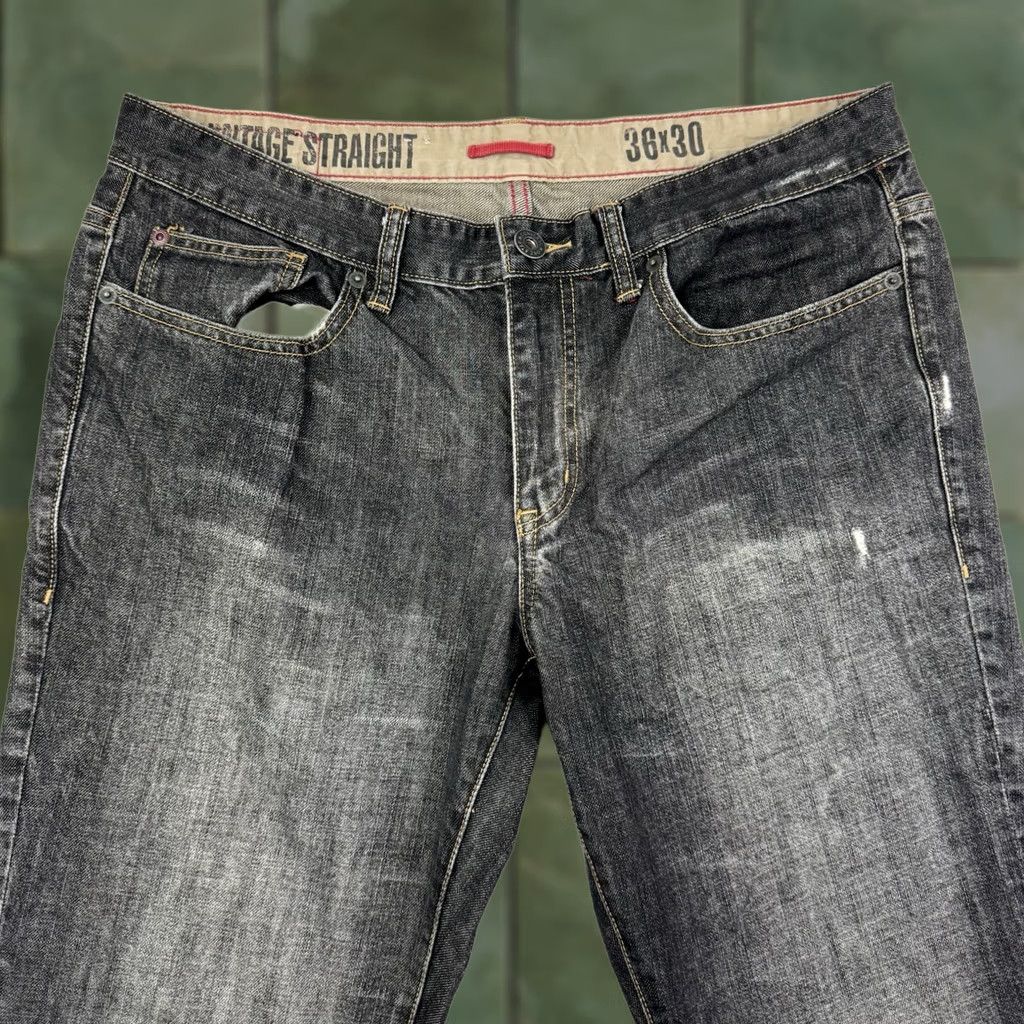 Converse VINTAGE Converse Jeans Men 36 Regular Inseam 30 Black Denim Grunge Y2K Hipster Skater Straight Capable of 36x30? Size US 36 / EU 52 - 1 Thumbnail