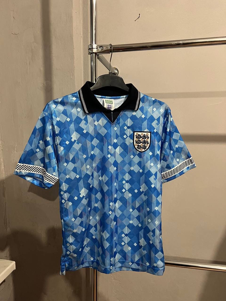 Vintage 1990 ENGLAND TEAM REMAKE THIRD SOCCER JERSEY SHIRT SIZE S Size US S / EU 44-46 / 1 - 3 Thumbnail