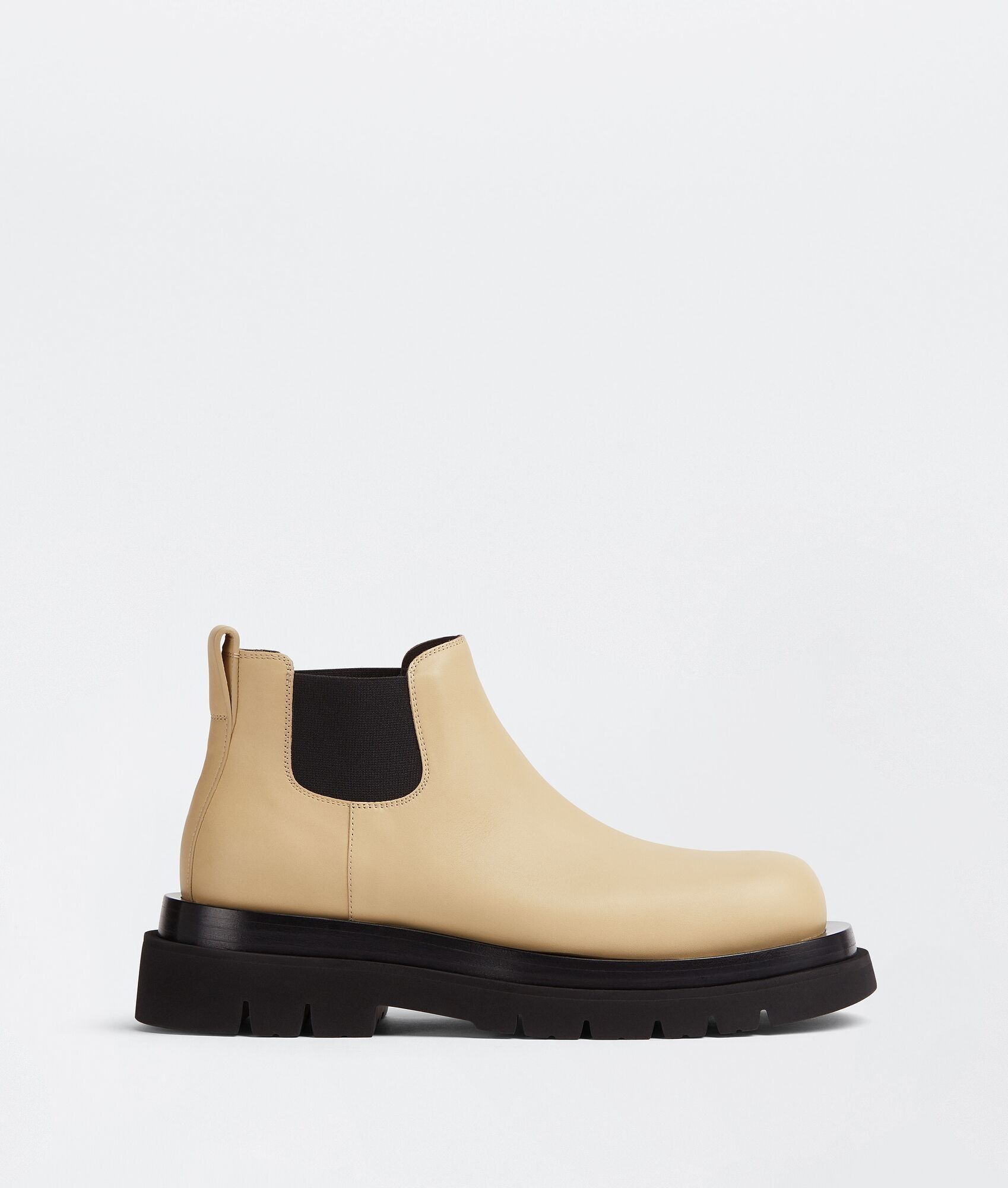 o1bcso1str0425 Lug Chelsea Ankle Boots in Beige