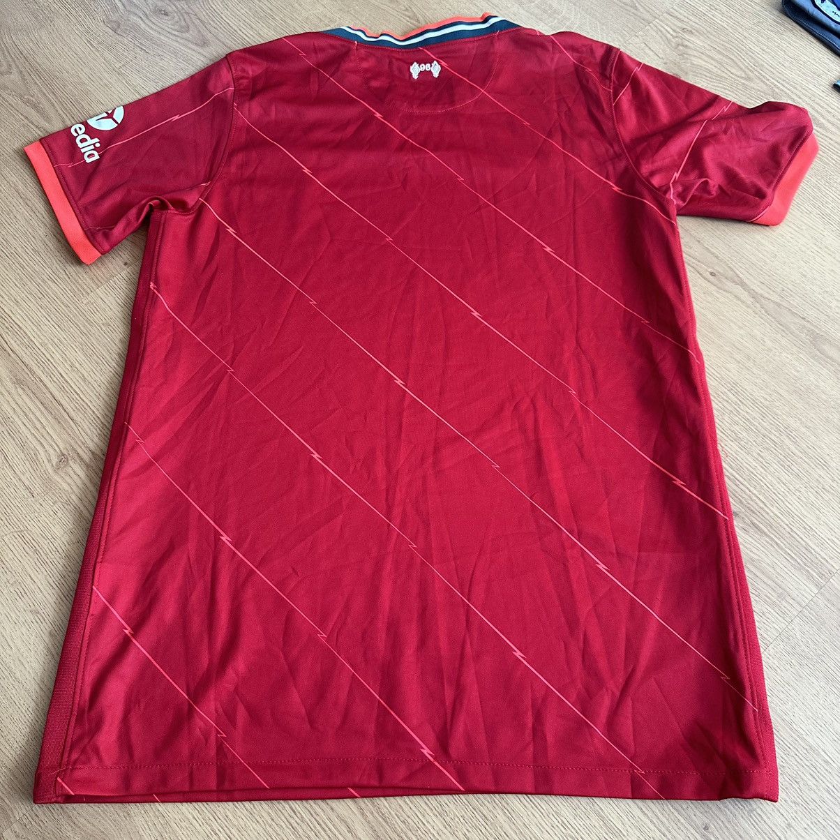 Nike Liverpool 2021/2022 Nike Home Soccer Jersey Size US XL / EU 56 / 4 - 6 Thumbnail