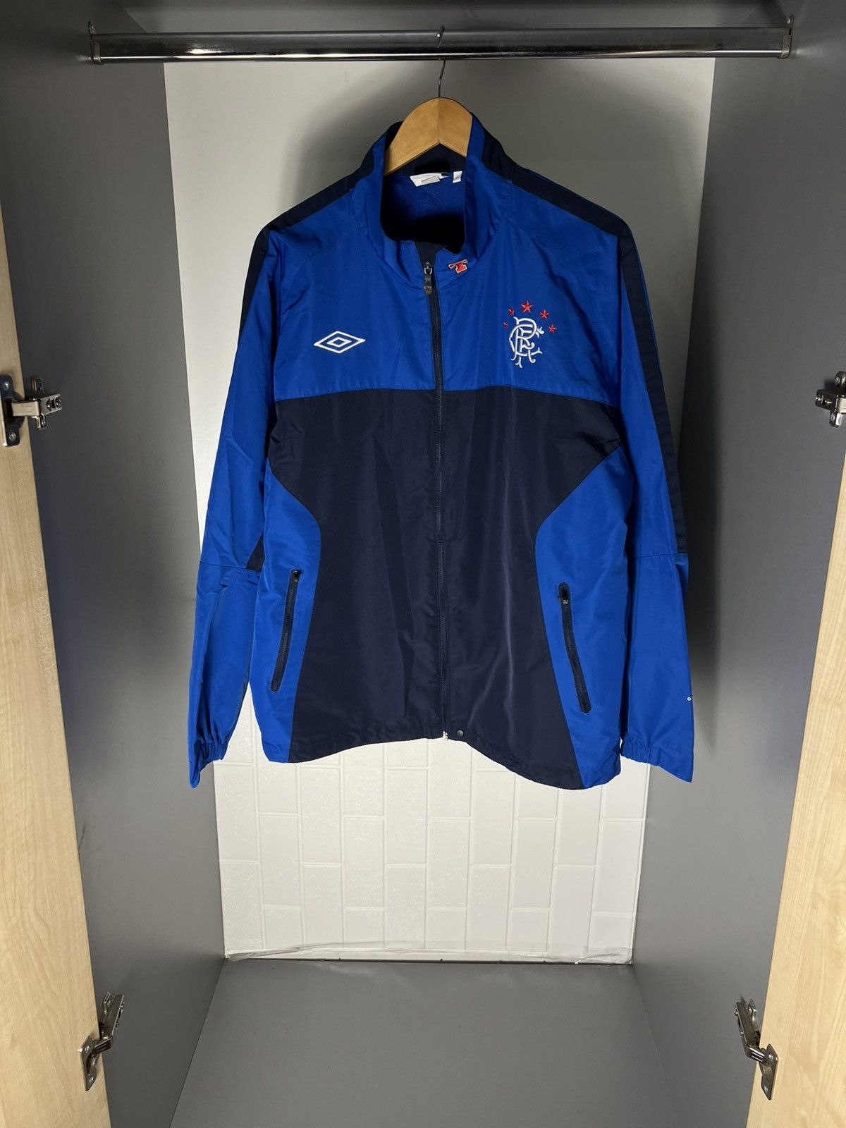 Umbro VINTAGE UMBRO FC RANGERS SCOTLAND SOCCER JERSEY RETRO Y2K Size US XL / EU 56 / 4 - 9 Thumbnail