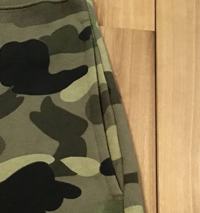 Bape × Undefeated BAPE × Undefeated Shark Sweat Shorts a bathing ape ★size XL Size US 36 / EU 52 - 7 Thumbnail