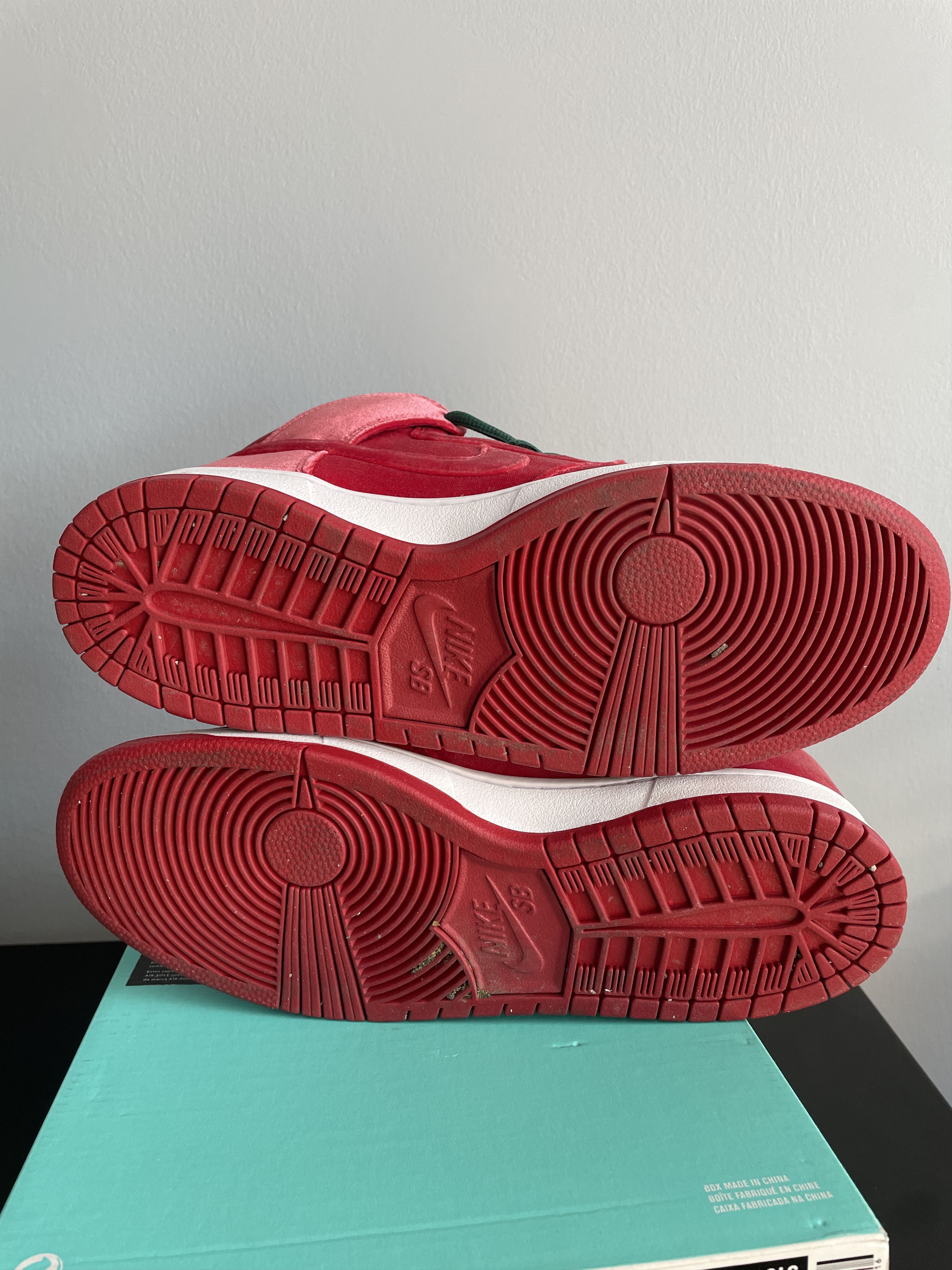 Nike Nike SB Dunk PRM High Red Velvet strangelove hulk skunk Size US 9 / EU 42 - 6 Thumbnail