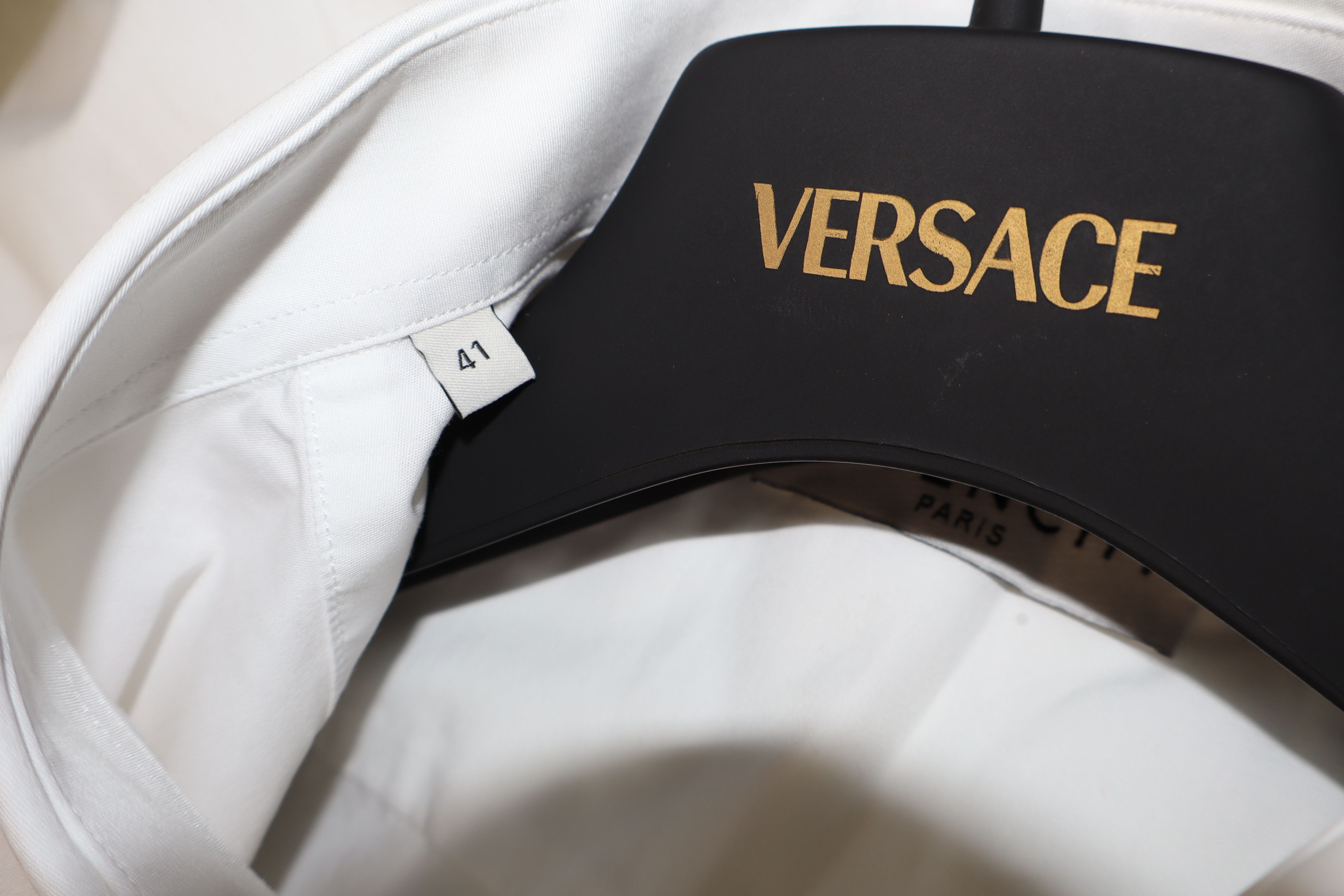 Givenchy Rubber logo shirt Size US L / EU 52-54 / 3 - 14 Thumbnail