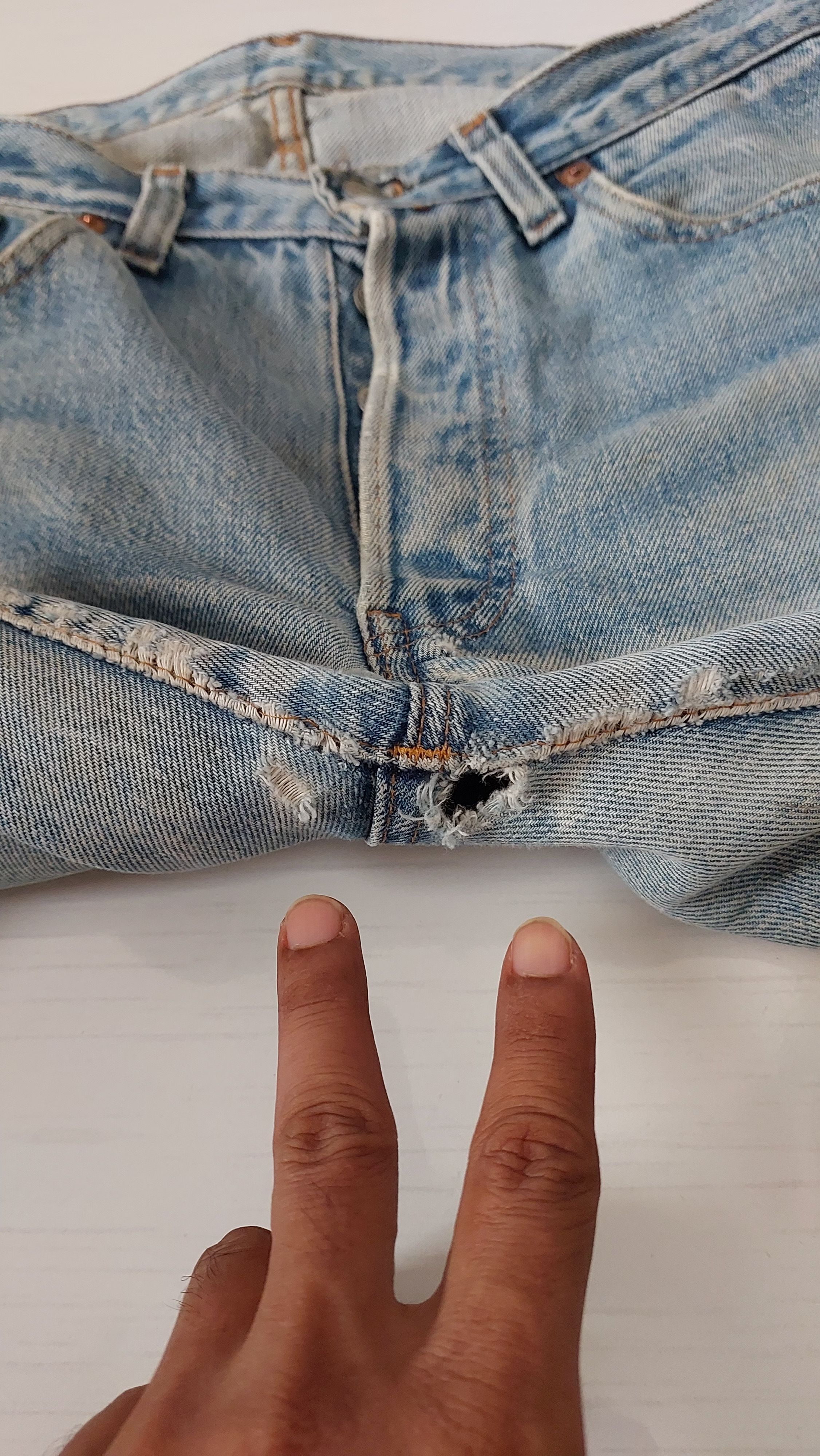 Levi's Vintage Clothing Vintage 80s Levi's 501 Selvedge Distressed Jeans Pant Size US 29 - 12 Thumbnail