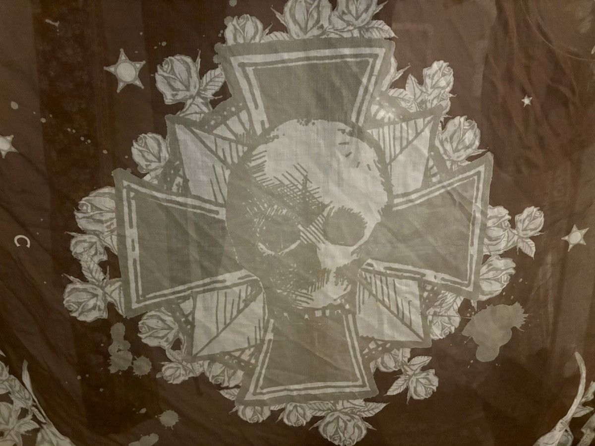 MCQ McQ by Mcqueen skulls and roses scarf Size ONE SIZE - 3 Thumbnail