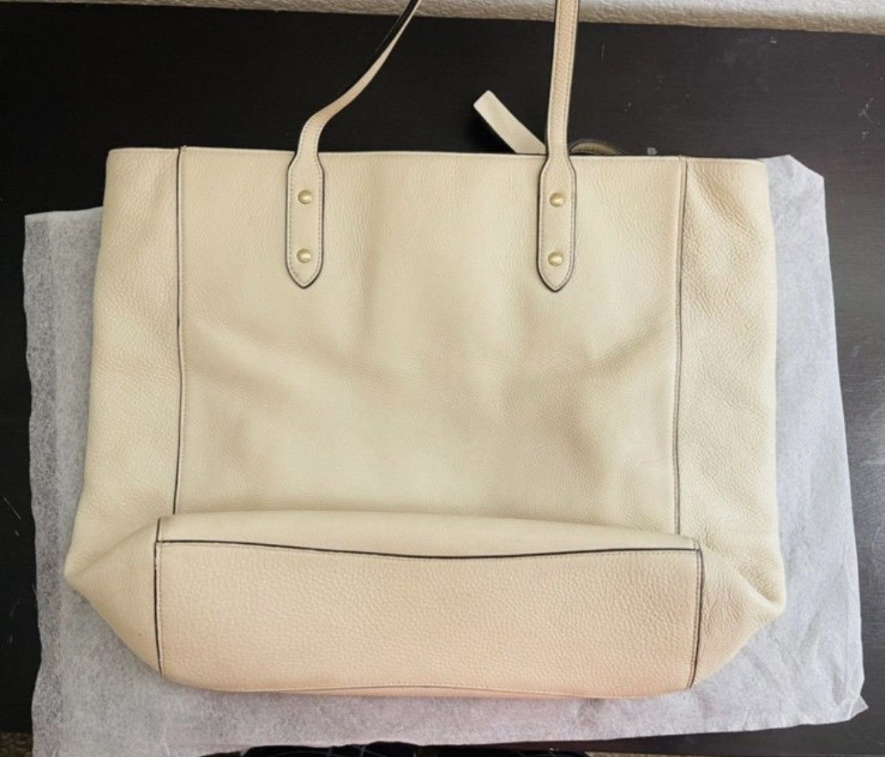 Tory Burch Coach Pebble Leather Town Tote in White Size ONE SIZE - 6 Thumbnail