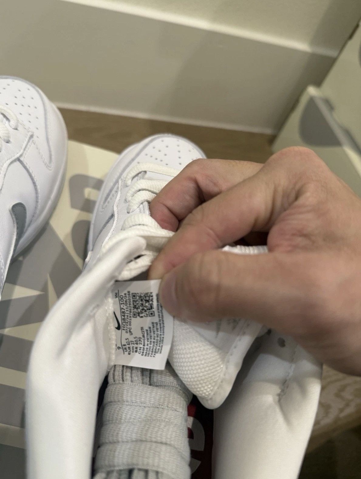 Nike × Supreme SUPREME 94 Nike SB Dunk Low OG QS FW25 White Silver Size US 9 / EU 42 - 9 Thumbnail