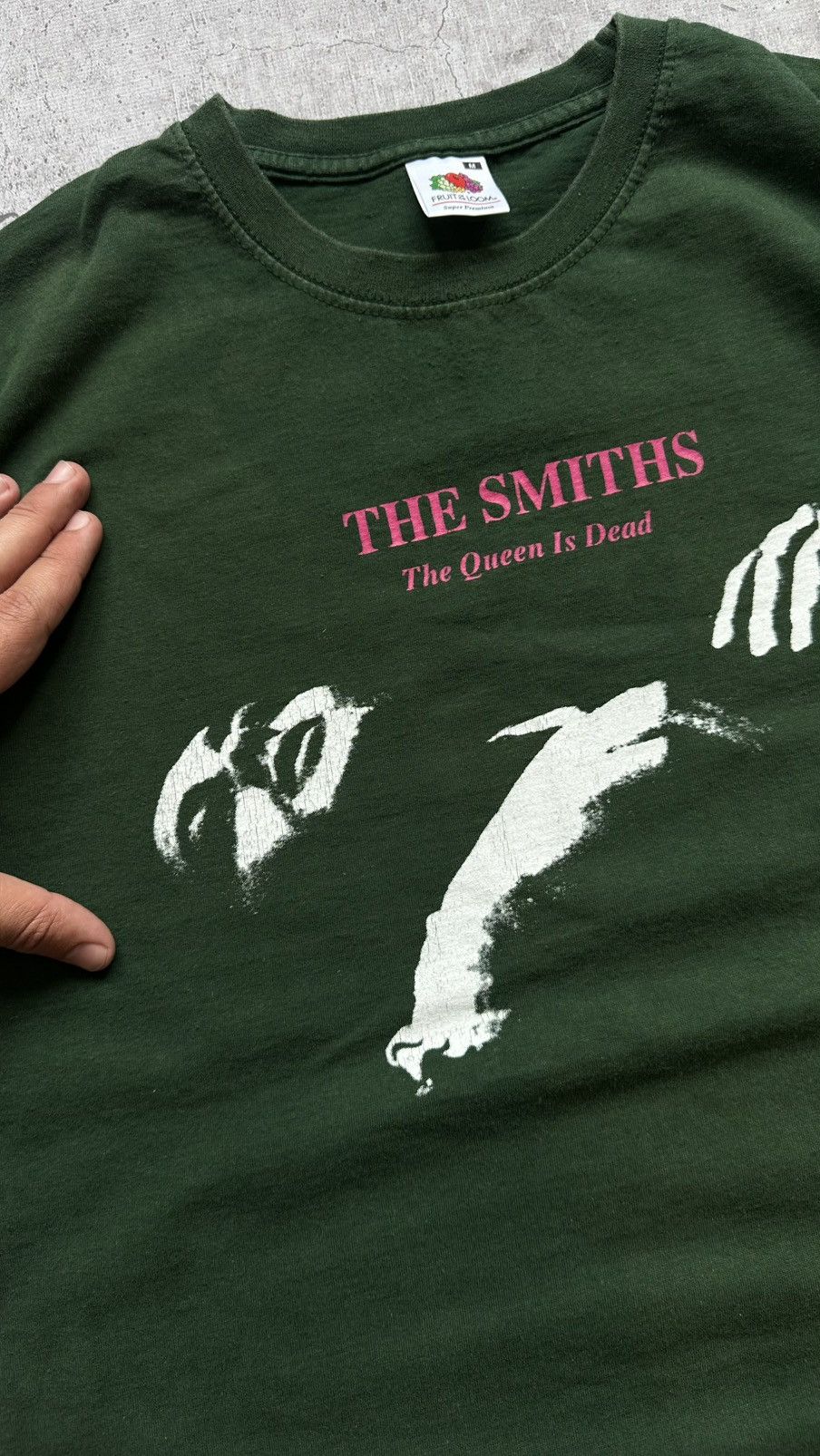 Band Tees 00s The Smiths The Queen is Dead Vintage Sun Faded Tee Size US M / EU 48-50 / 2 - 8 Thumbnail