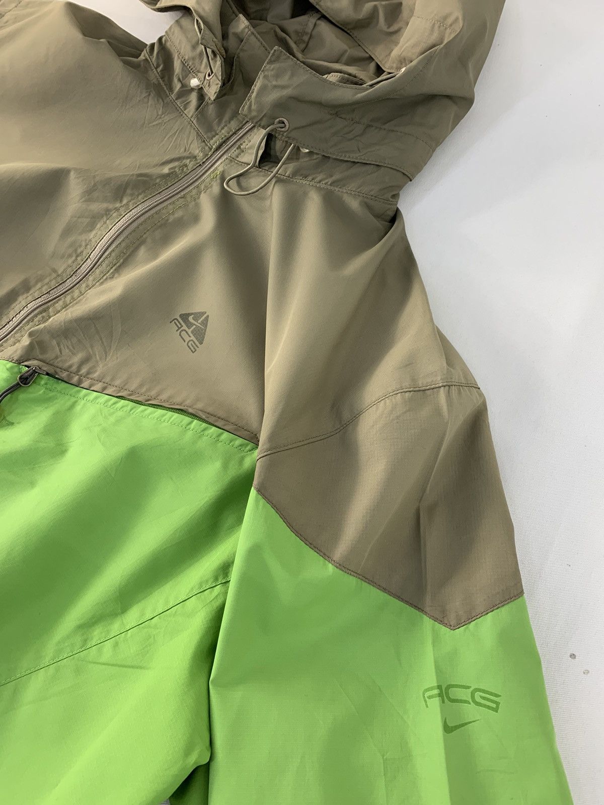 Nike ACG Hype Nike Acg Quilted Hooded Jacket Full Zip Design Size US L / EU 52-54 / 3 - 14 Thumbnail