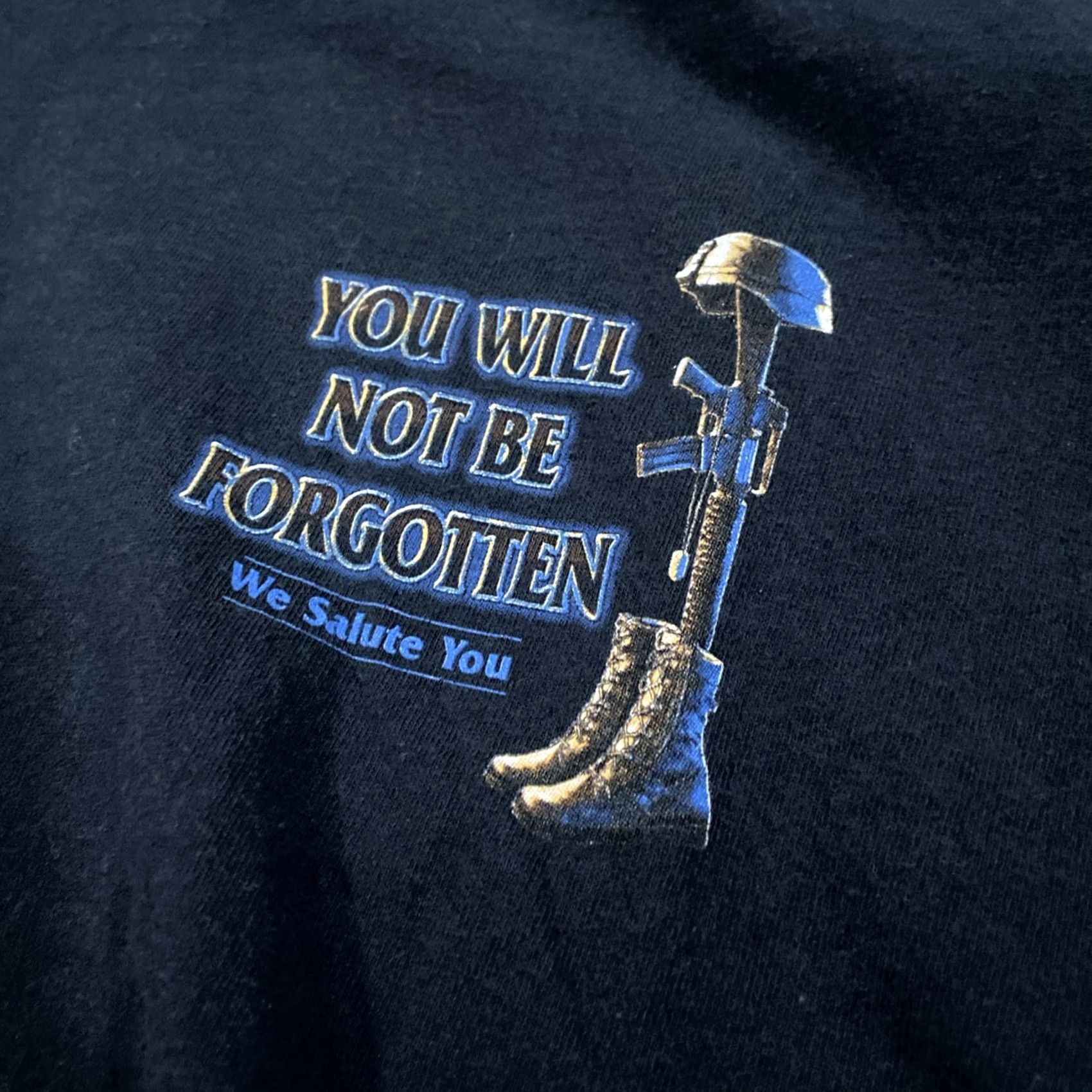 Gildan VINTAGE U.S. Veterans You Will Not be Forgotten We Salute You BLACK Adult T-shirt L Size US L / EU 52-54 / 3 - 3 Thumbnail