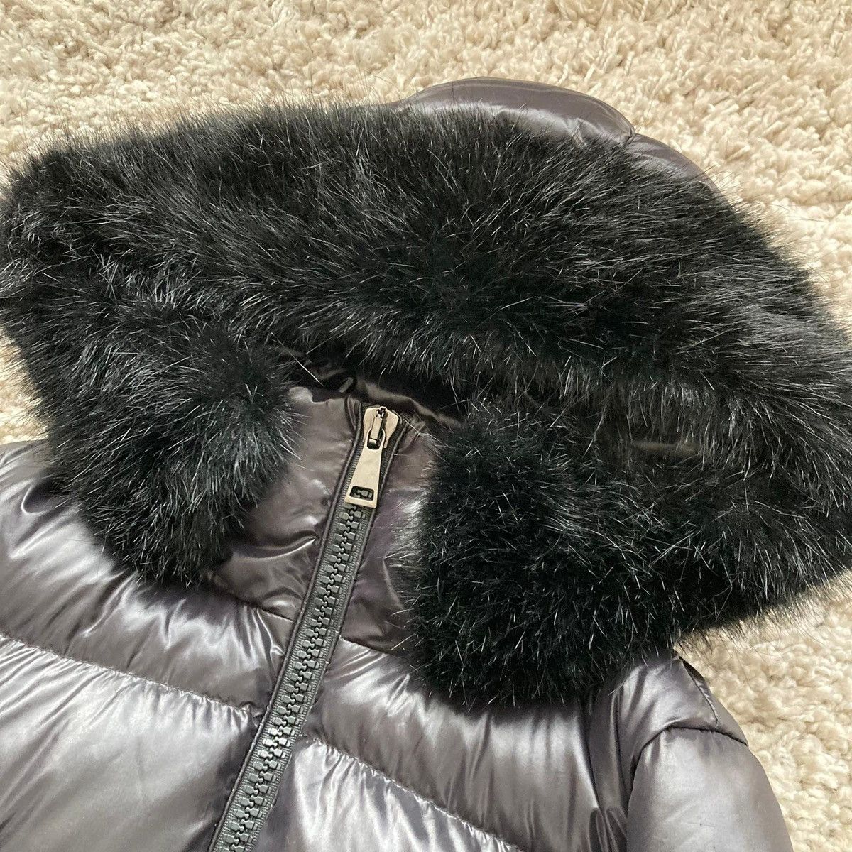 Moncler moncler ‘LAICHE’ down jacket with fur hood black size 0 Size XS / US 0-2 / IT 36-38 - 3 Thumbnail