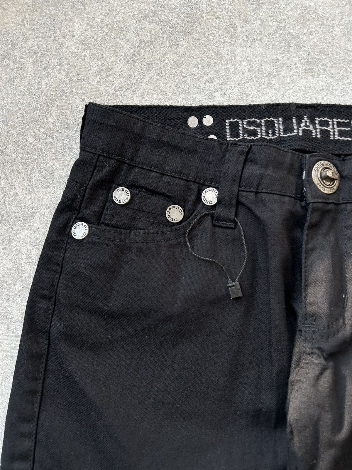 Dsquared2 Vintage 2000s Dsquared2 Black Cargo Pants Metal Skulls Size 27" / US 4 / IT 40 - 7 Thumbnail