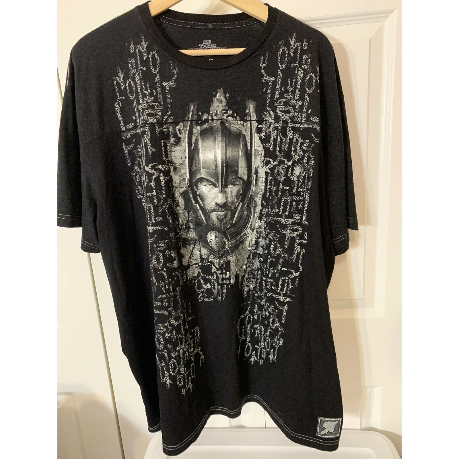 Marvel Comics New Disney Parks Exclusive Marvel Thor Ragnarok Men's T Shir Size US M / EU 48-50 / 2 - 3 Thumbnail