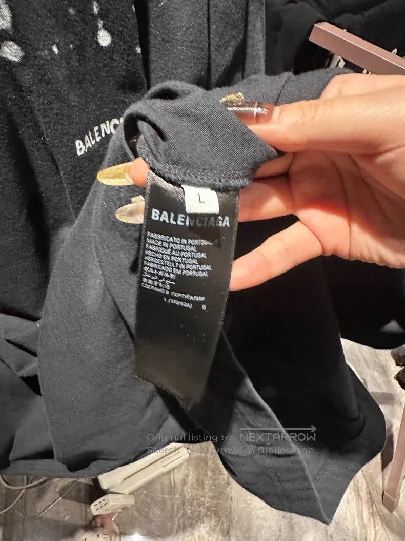 Balenciaga Balenciaga Men's T-Shirt Size US L / EU 52-54 / 3 - 4 Thumbnail