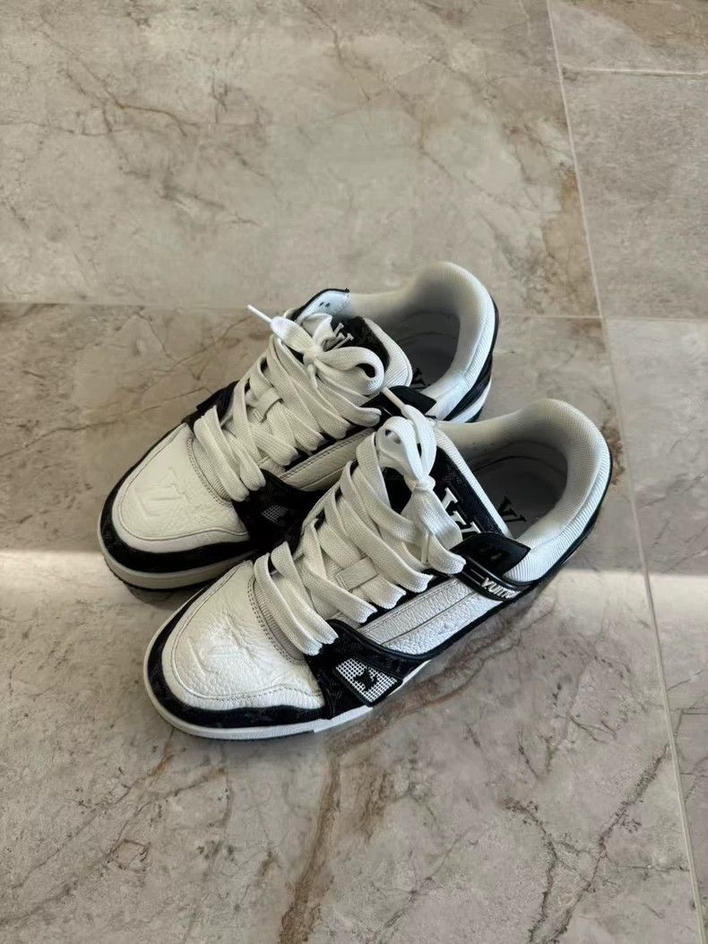 Louis Vuitton Louis Vuitton LV Trainer Sneakers Size US 9.5 / EU 42-43 - 1 Thumbnail